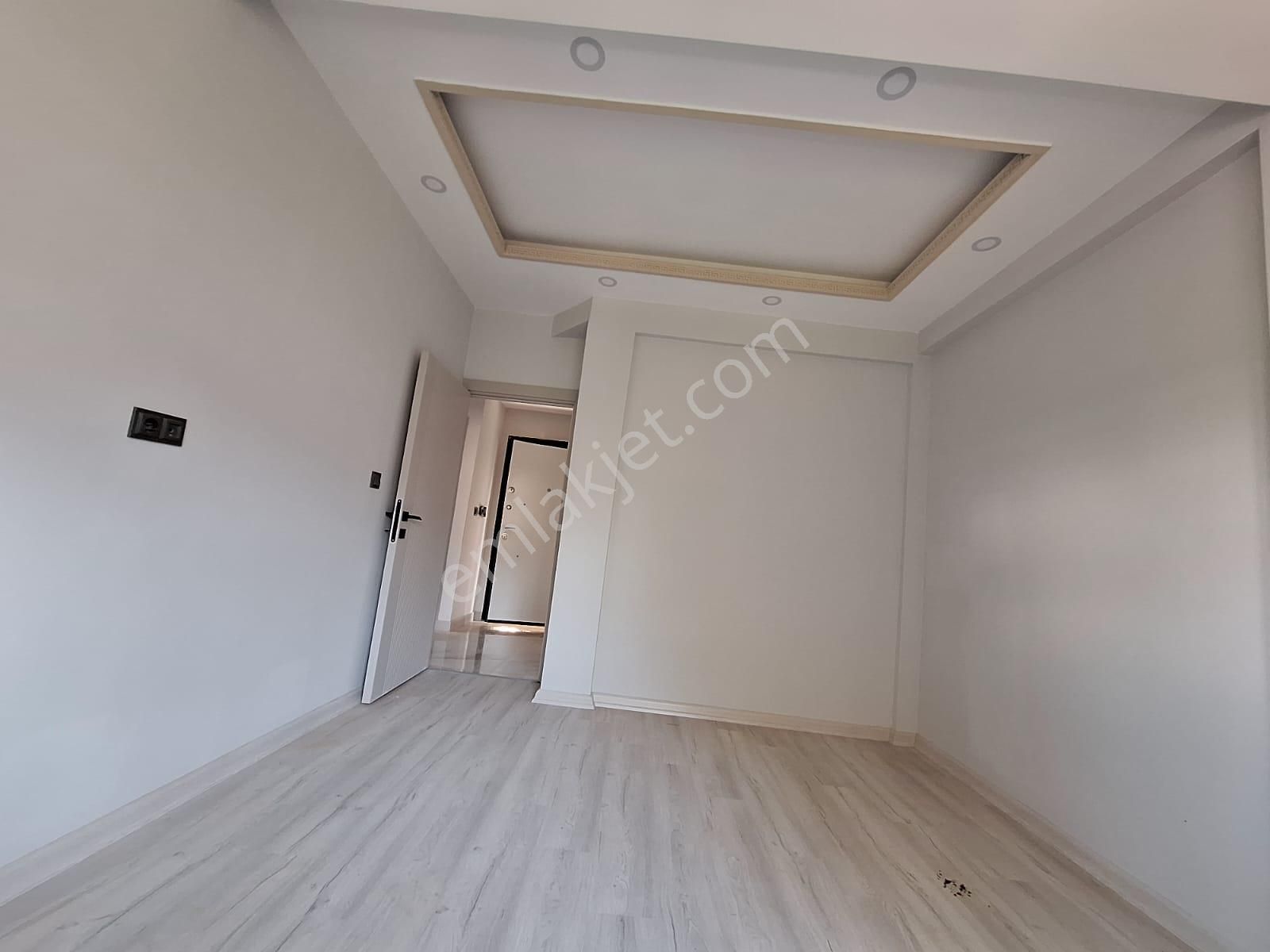 Tramvay Yakını Sıfır Asansörlü Ayrı Mutfaklı 1.kat - Görsel 2