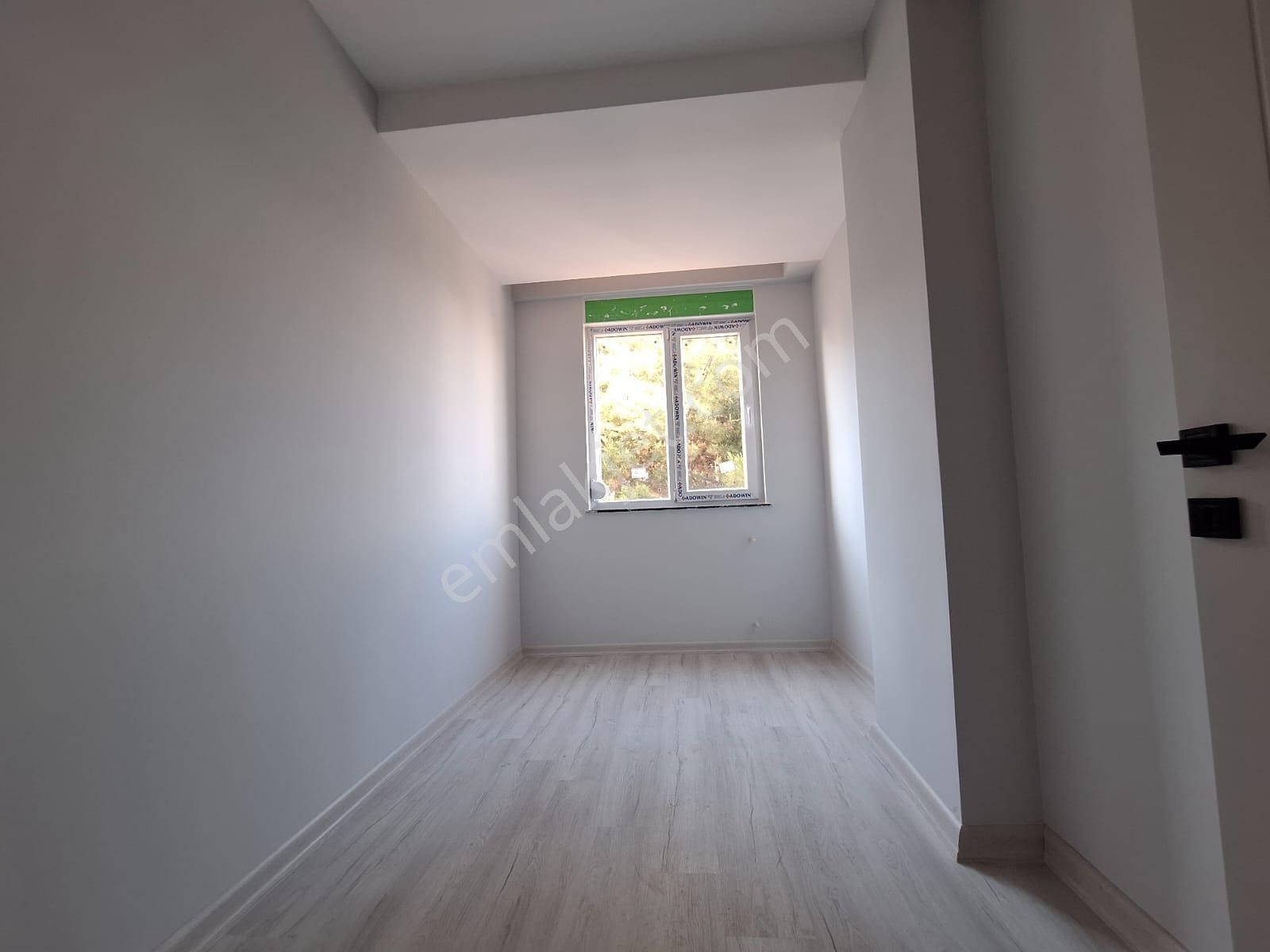 Tramvay Yakını Sıfır Asansörlü Ayrı Mutfaklı 1.kat - Görsel 11