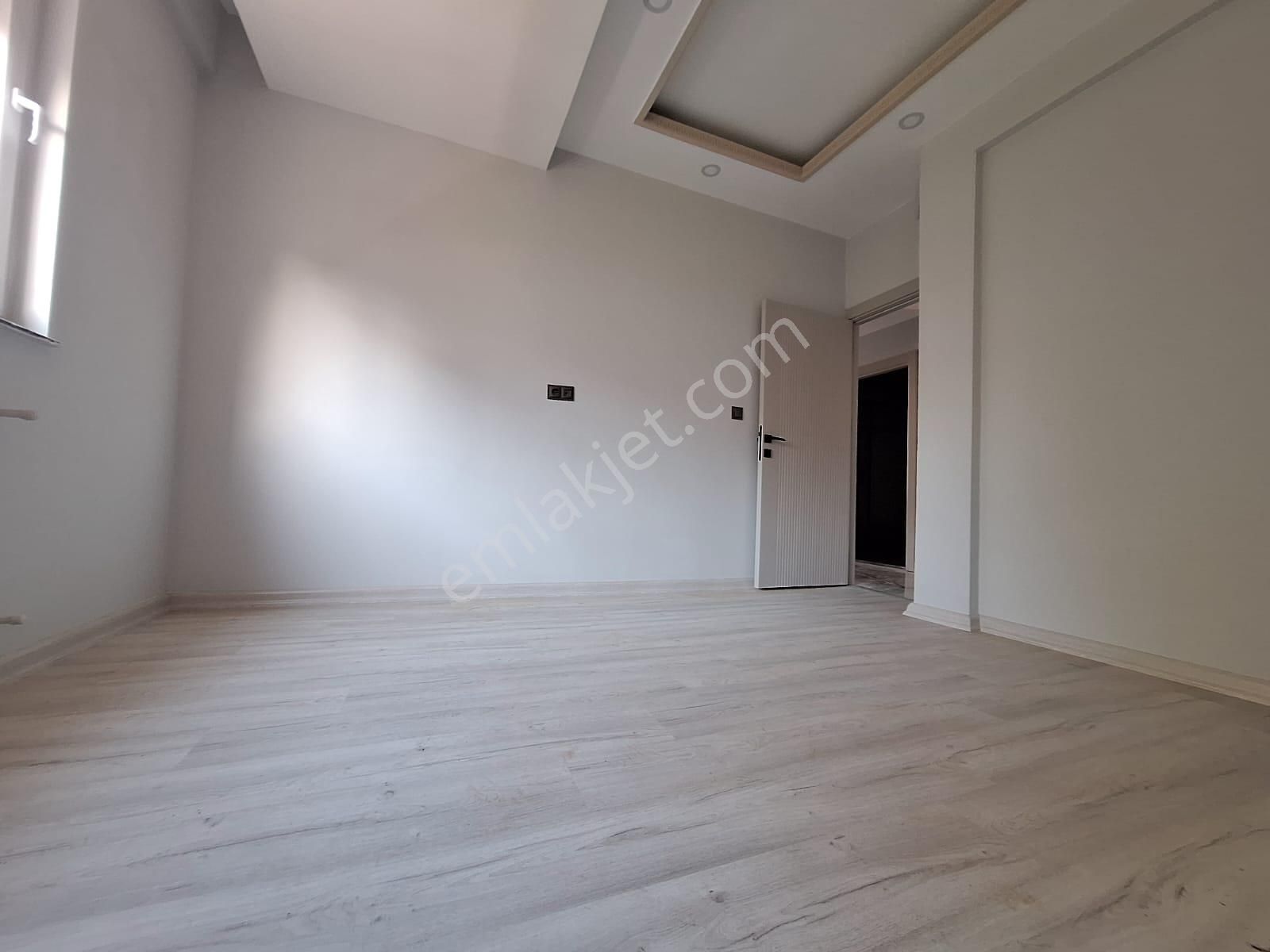 Tramvay Yakını Sıfır Asansörlü Ayrı Mutfaklı 1.kat - Görsel 3