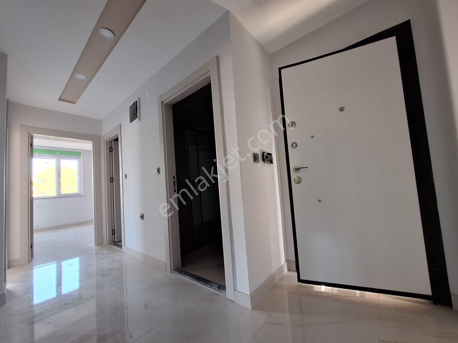 Tramvay Yakını Sıfır Asansörlü Ayrı Mutfaklı 1.kat - Görsel 4