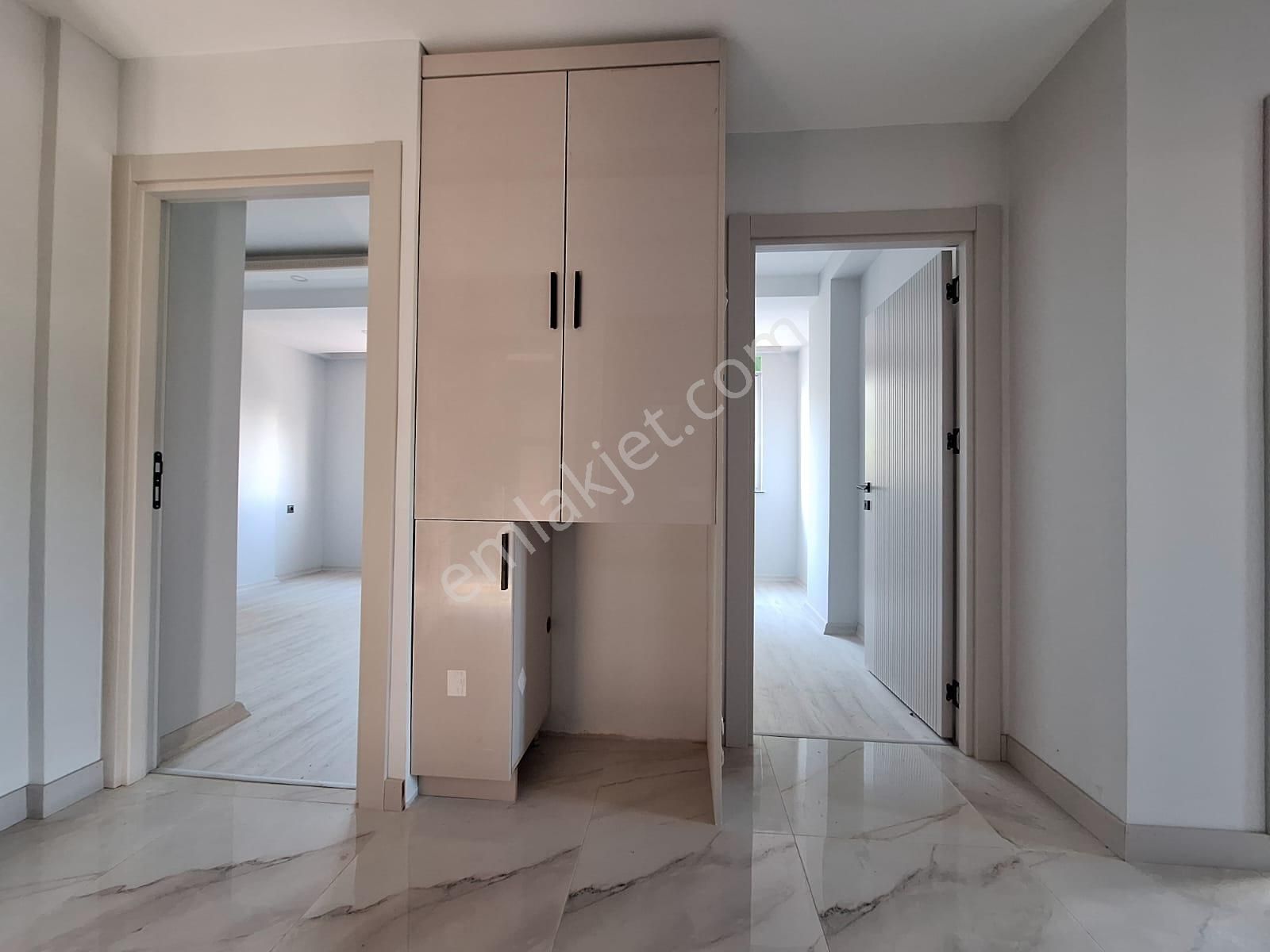 Tramvay Yakını Sıfır Asansörlü Ayrı Mutfaklı 1.kat - Görsel 5