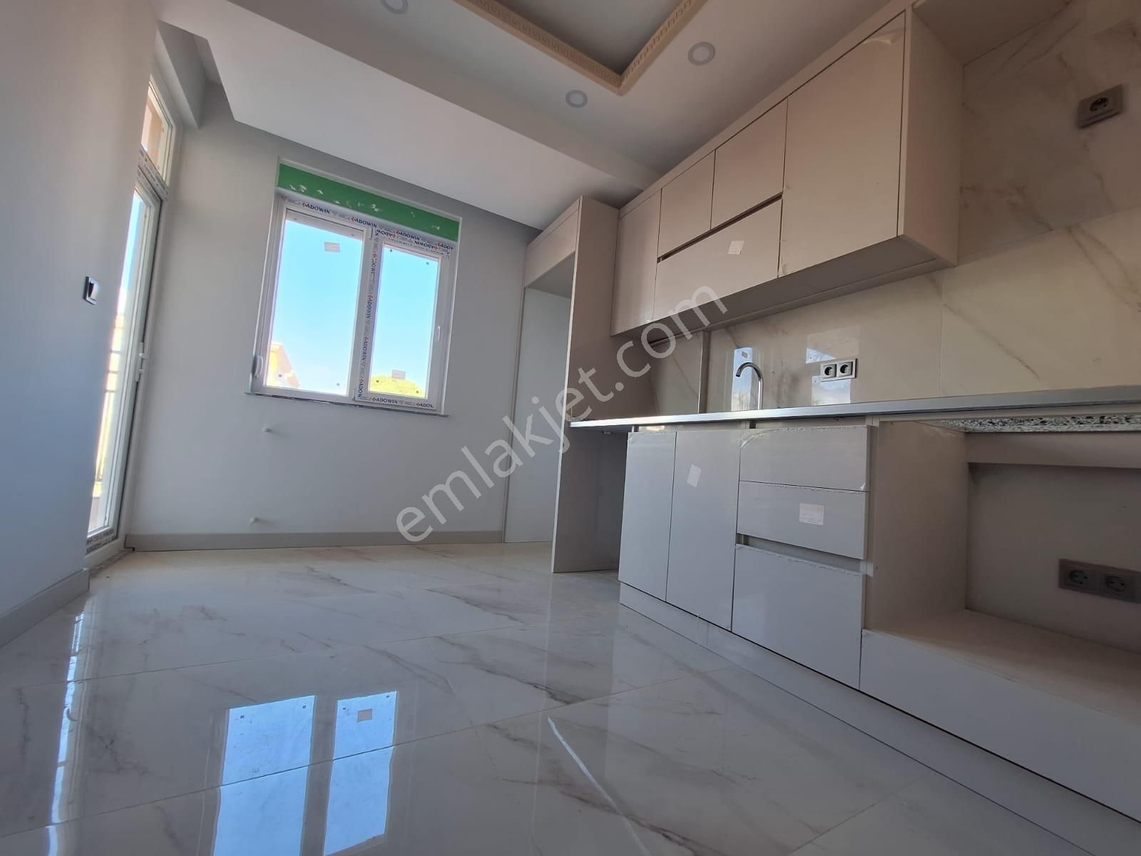 Tramvay Yakını Sıfır Asansörlü Ayrı Mutfaklı 1.kat - Görsel 23