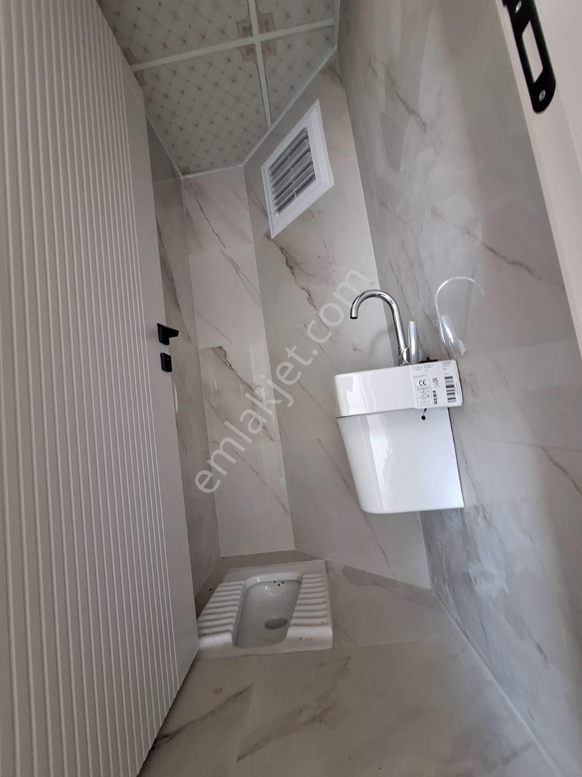 Tramvay Yakını Sıfır Asansörlü Ayrı Mutfaklı 1.kat - Görsel 20