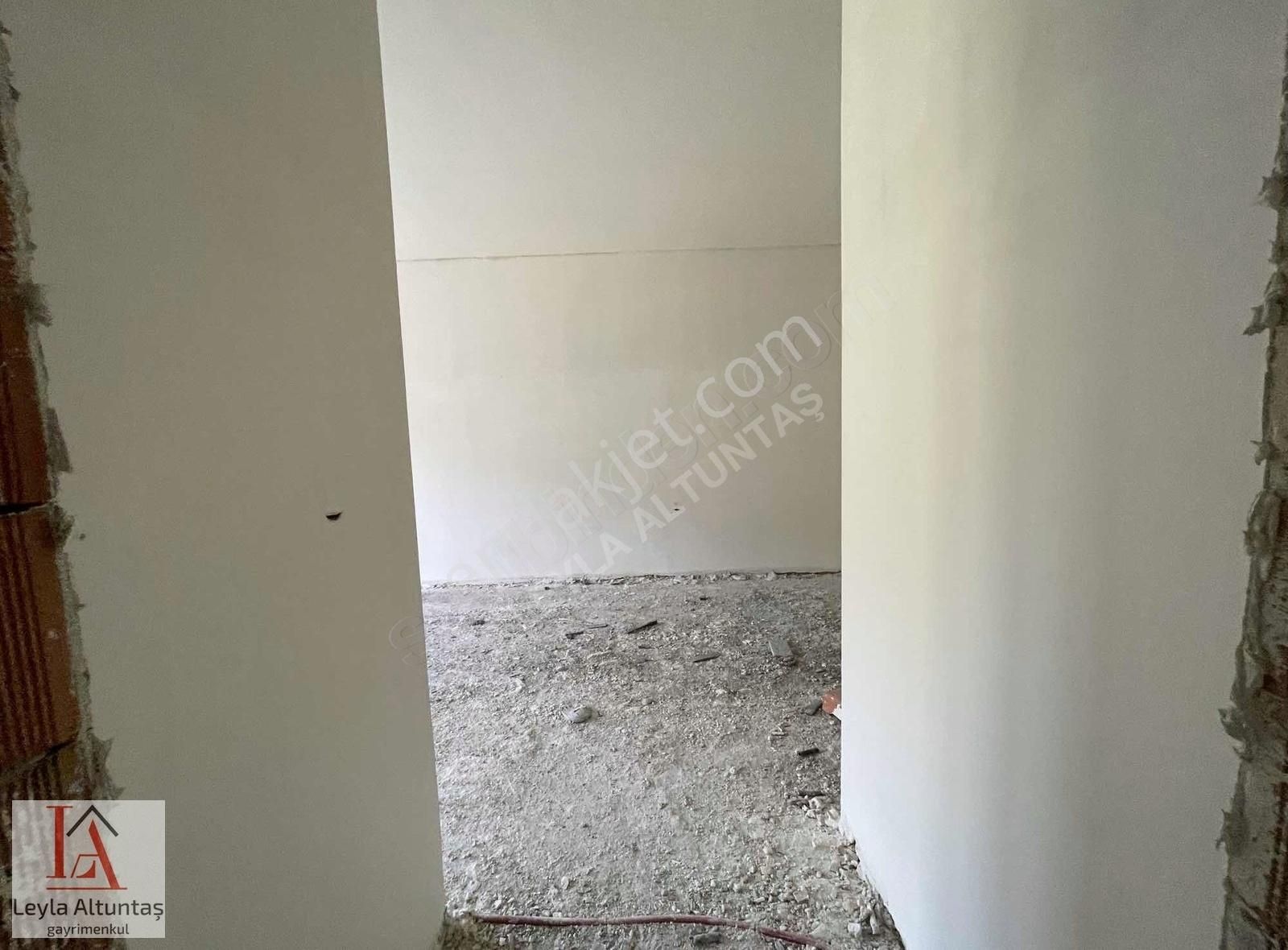 Kaşüstünde 2 Ay Sonra Oturuma Hazır Satılık Sıfır 3+1 Daire - Görsel 16
