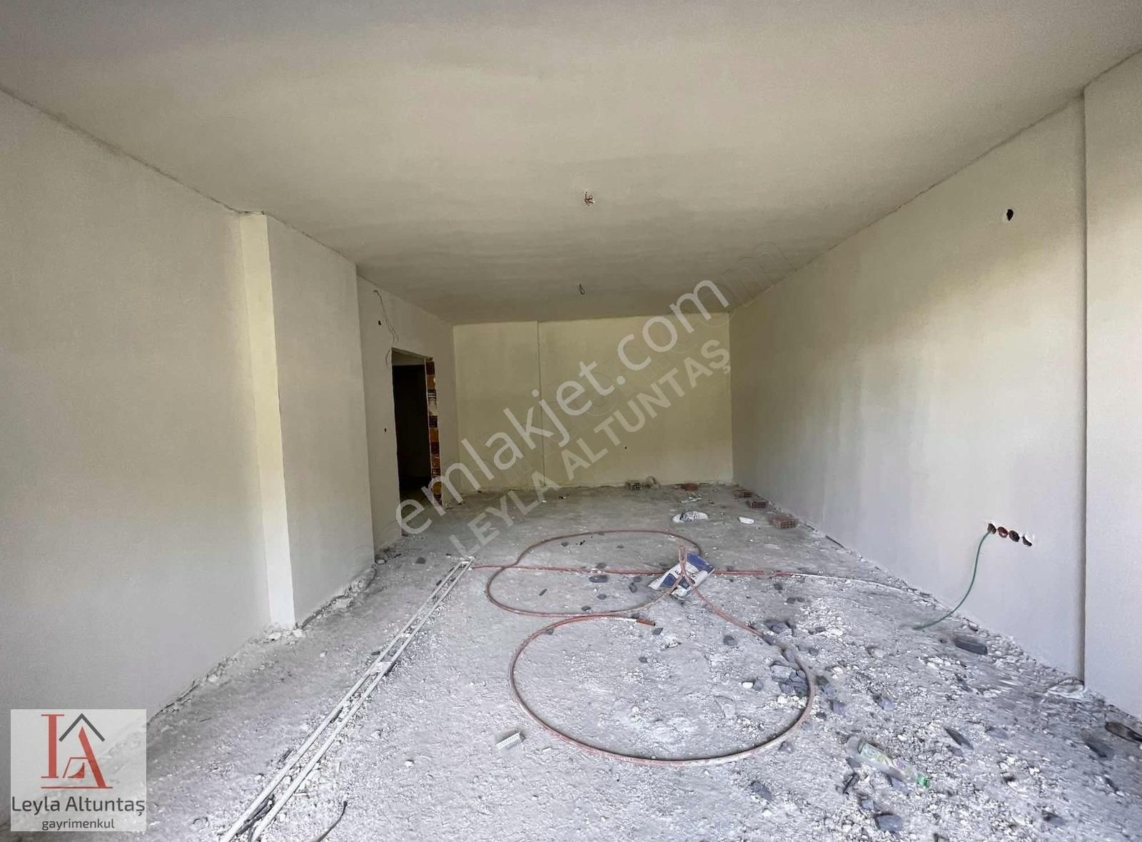 Kaşüstünde 2 Ay Sonra Oturuma Hazır Satılık Sıfır 3+1 Daire - Görsel 14