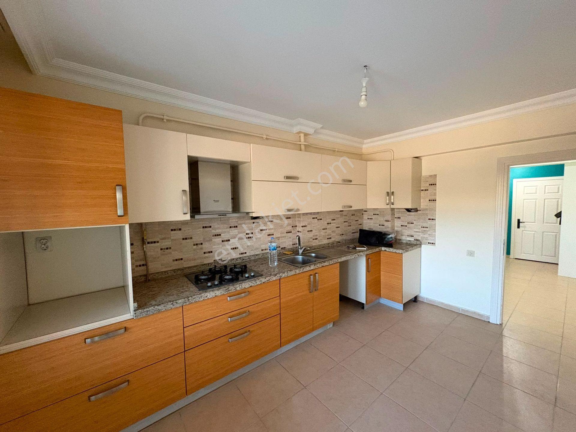 Yahyakaptan Saray Evleri Anemon Sitesi 140m2 Satılık 3+1 Ara Kat Daire - Görsel 12