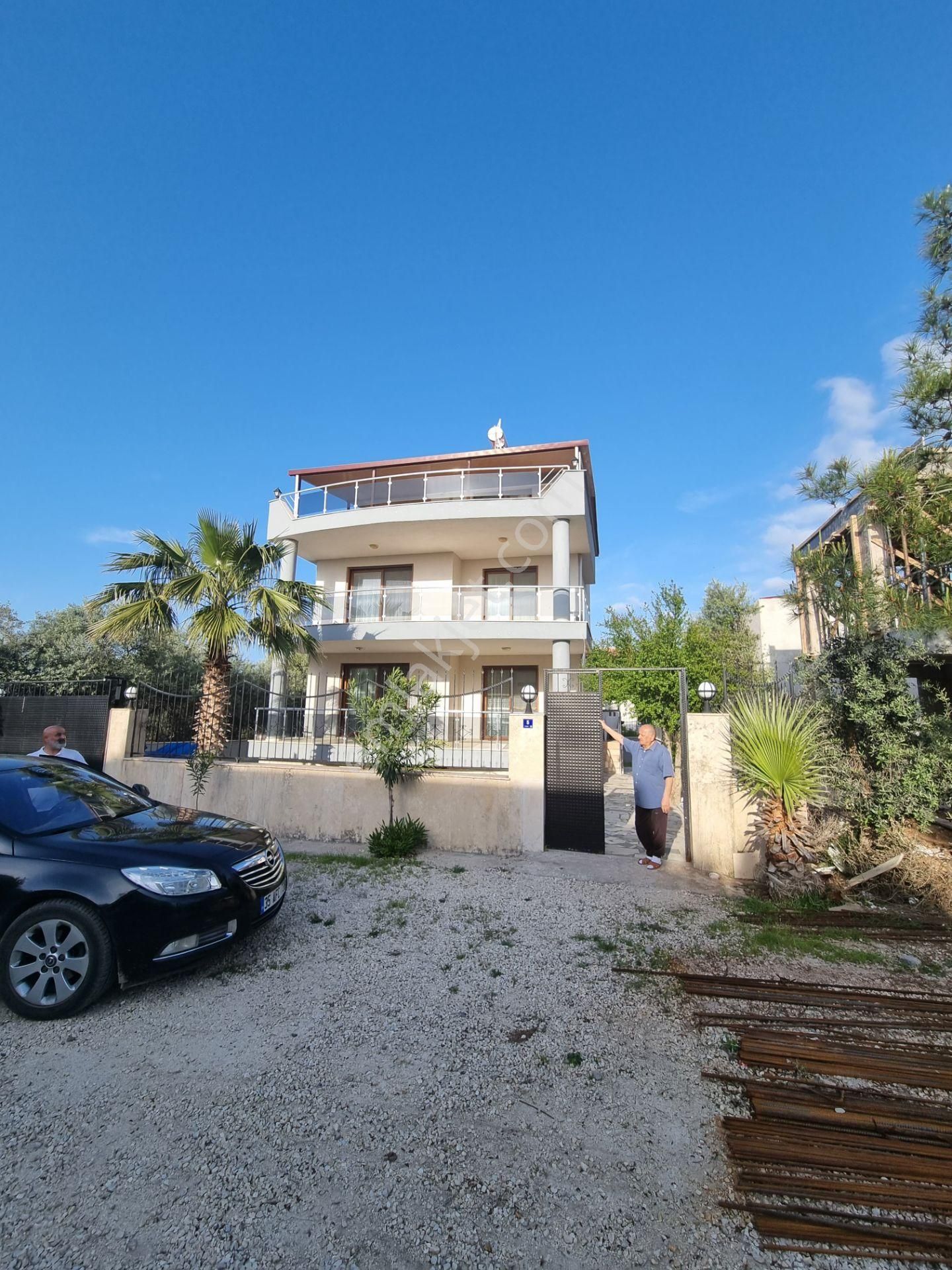 Kuşadası Güzelçamlı Satılık 6+1 Harika Villa