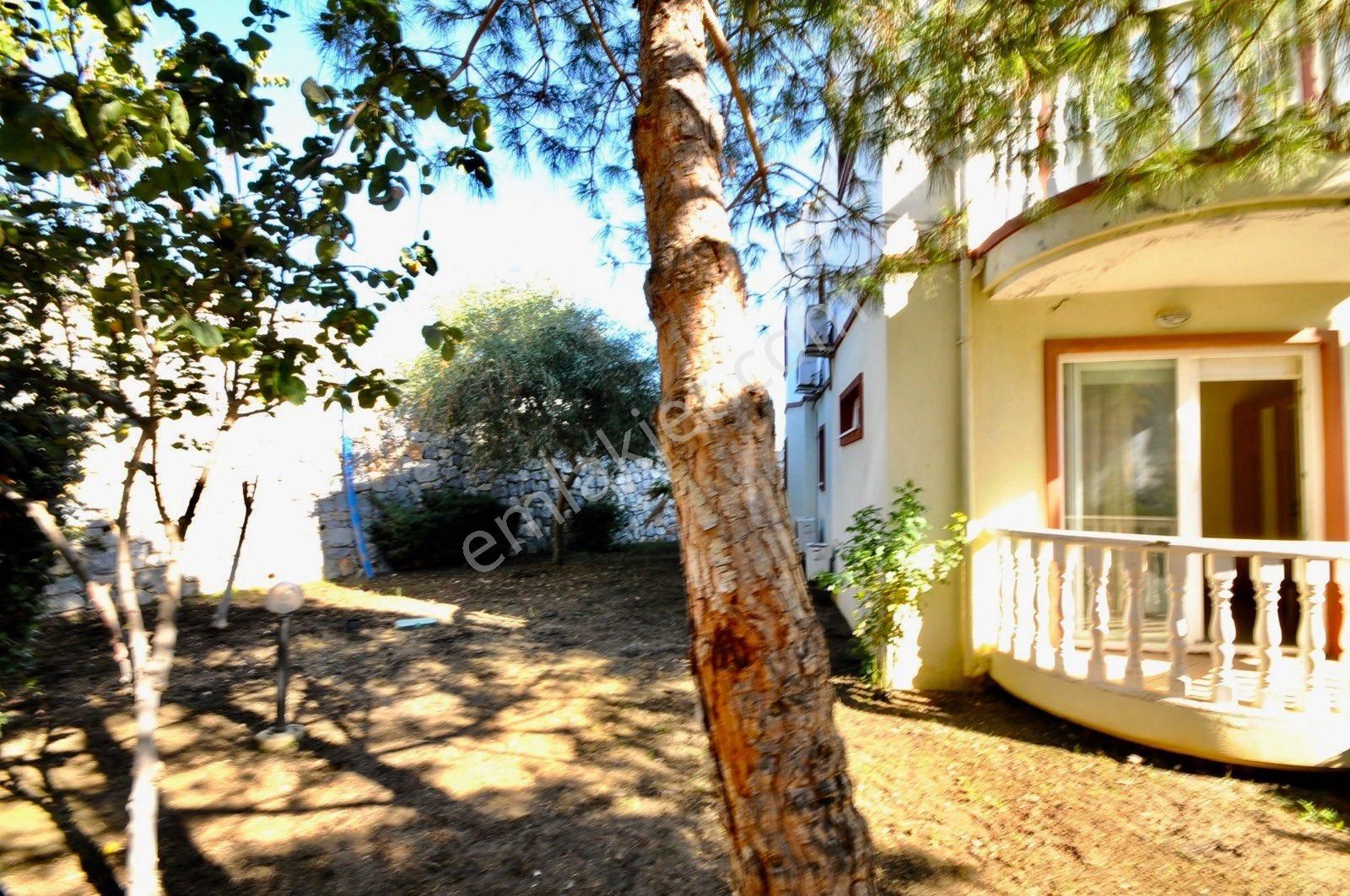 Büyük Köşe Bahçeli Satılık Ev Kumsal Yakın Sitede Plaj İmkanlı - Görsel 21