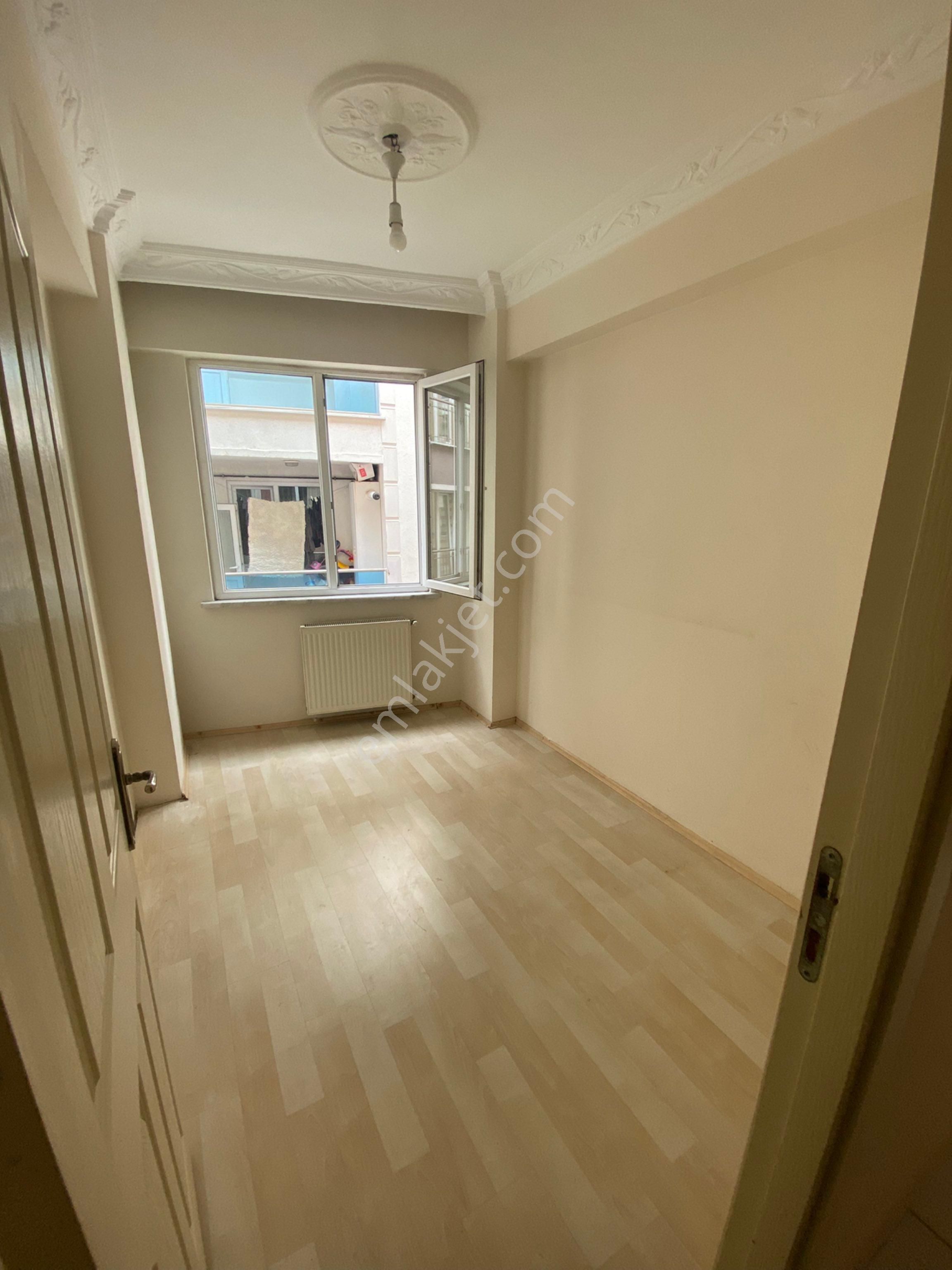 Esenyurt İnönü Mahallesinde Belediye Ve Caddeye 5 Dakikalık Yürüme Mesafesinde 2+1 Satılık Daire