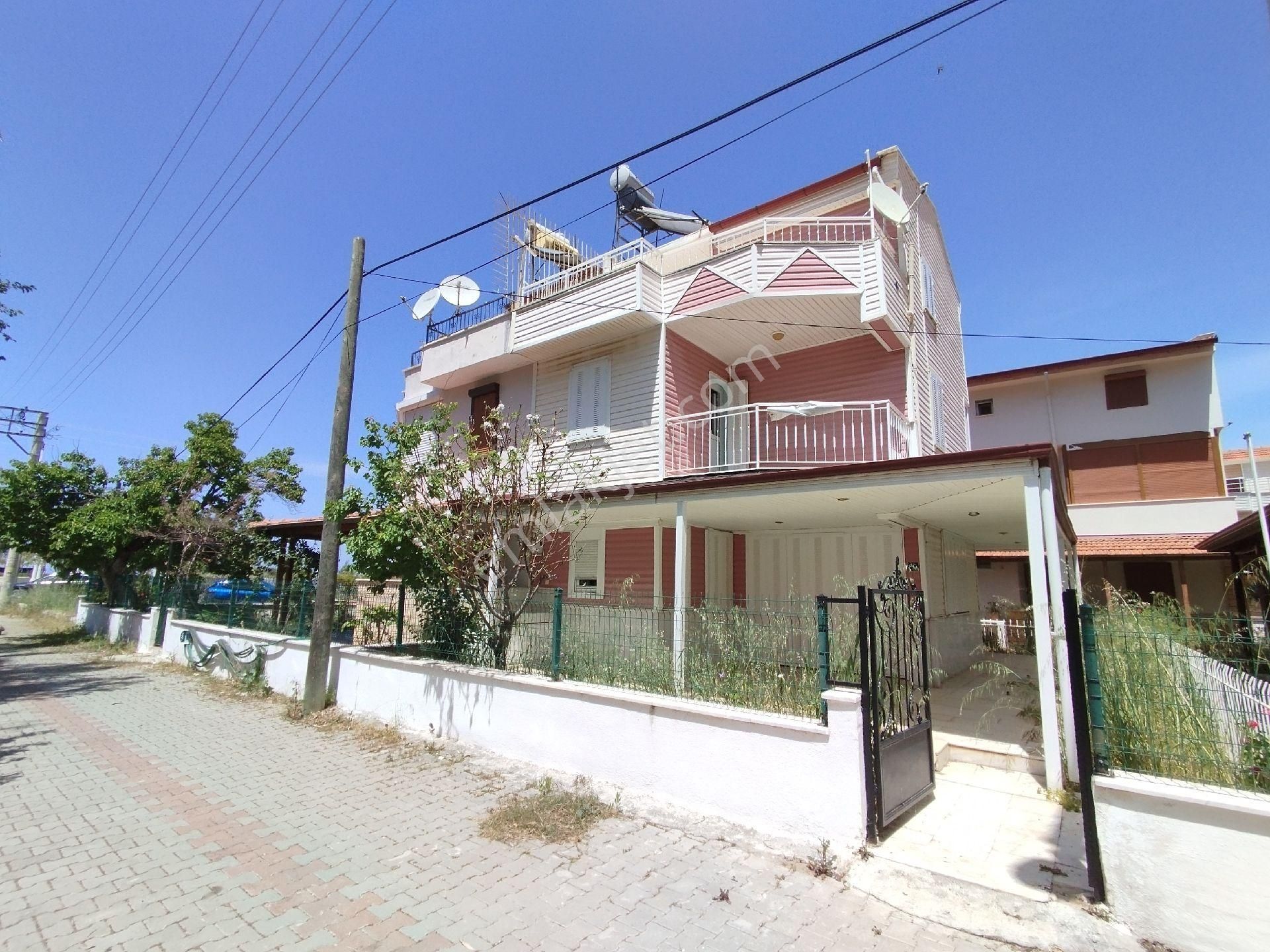 Denize 100 Metre Güzel Çamlı Villa