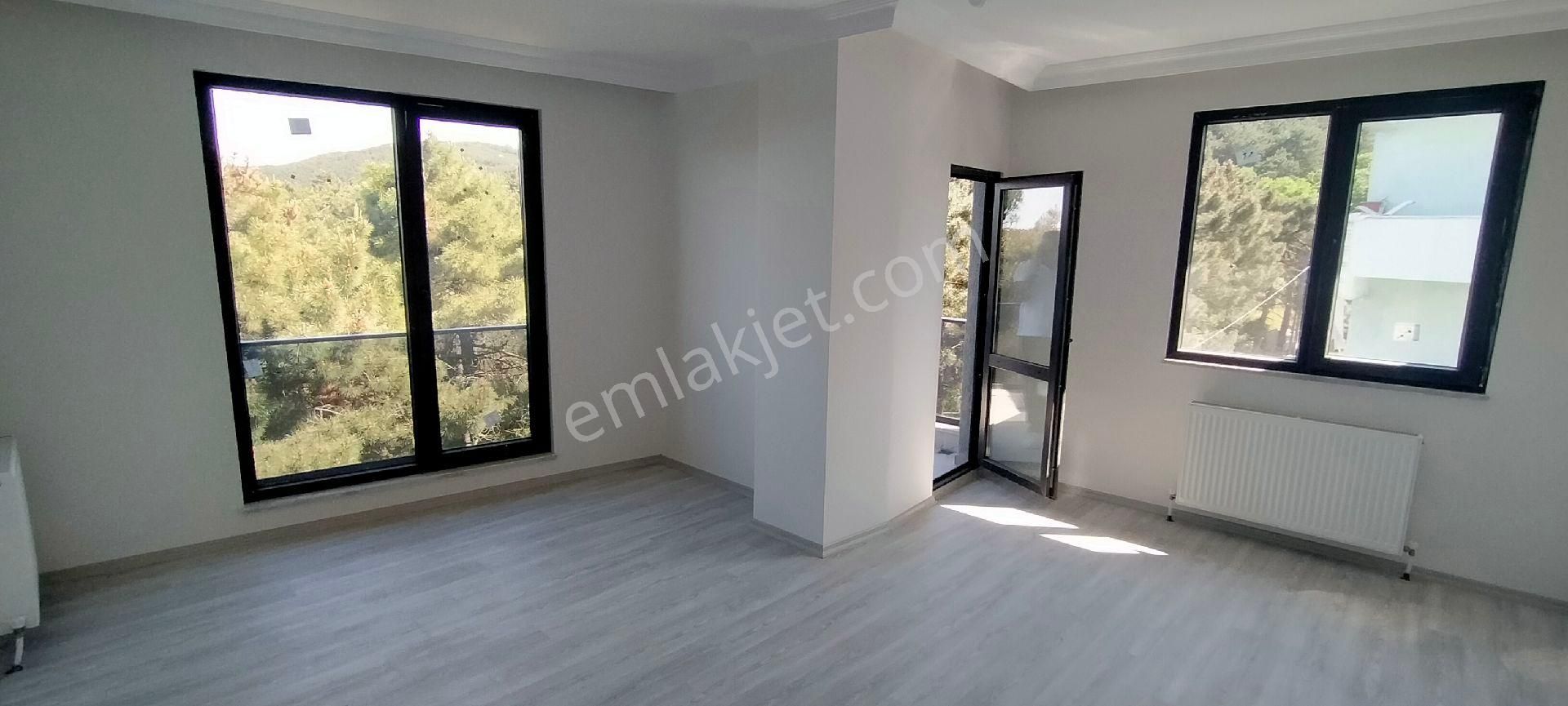 Sancaktepe Satılık 5+2 210m² Üstdubleks Yüksek Tavan Çift Mutfak Çift Banyo Sıfır Daire Asansörlü - Görsel 13