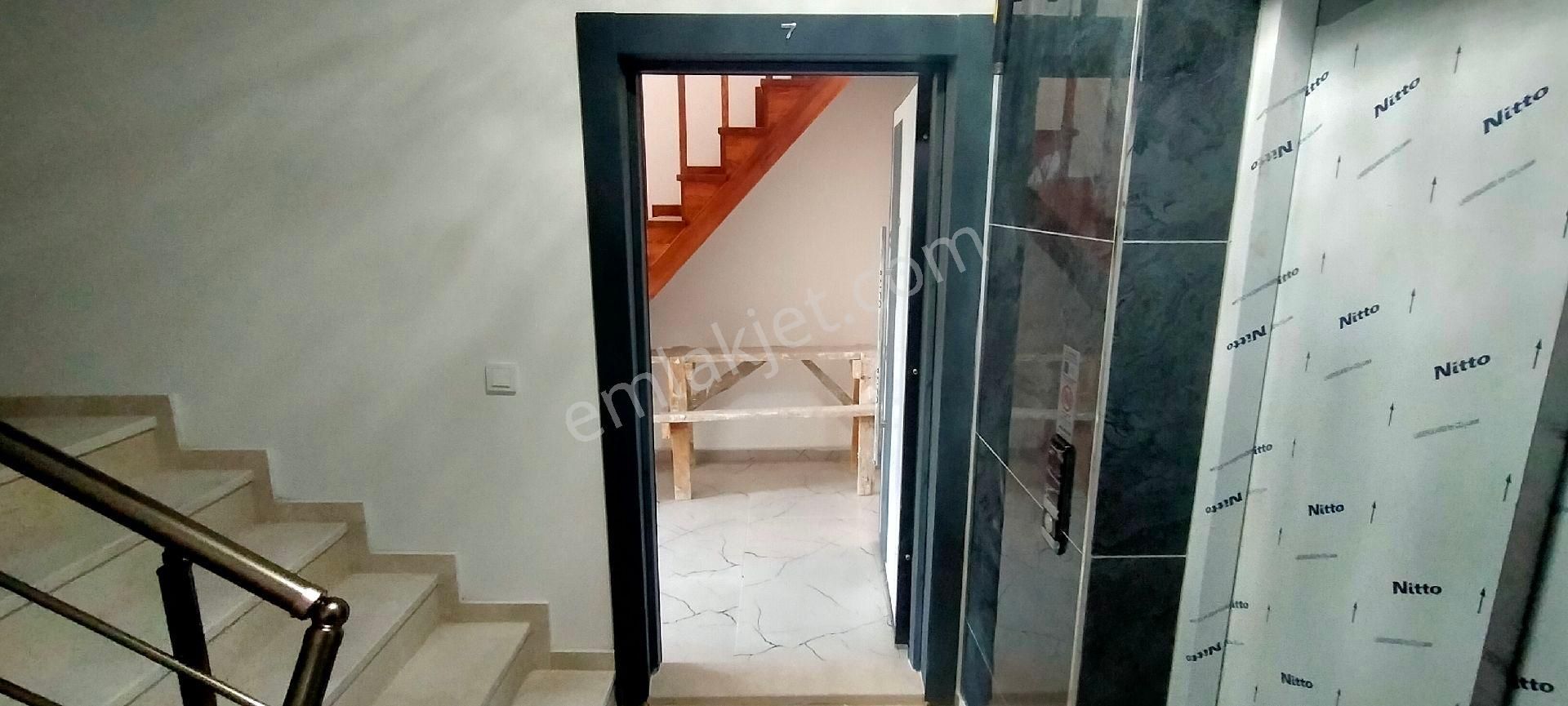 Sancaktepe Satılık 5+2 210m² Üstdubleks Yüksek Tavan Çift Mutfak Çift Banyo Sıfır Daire Asansörlü