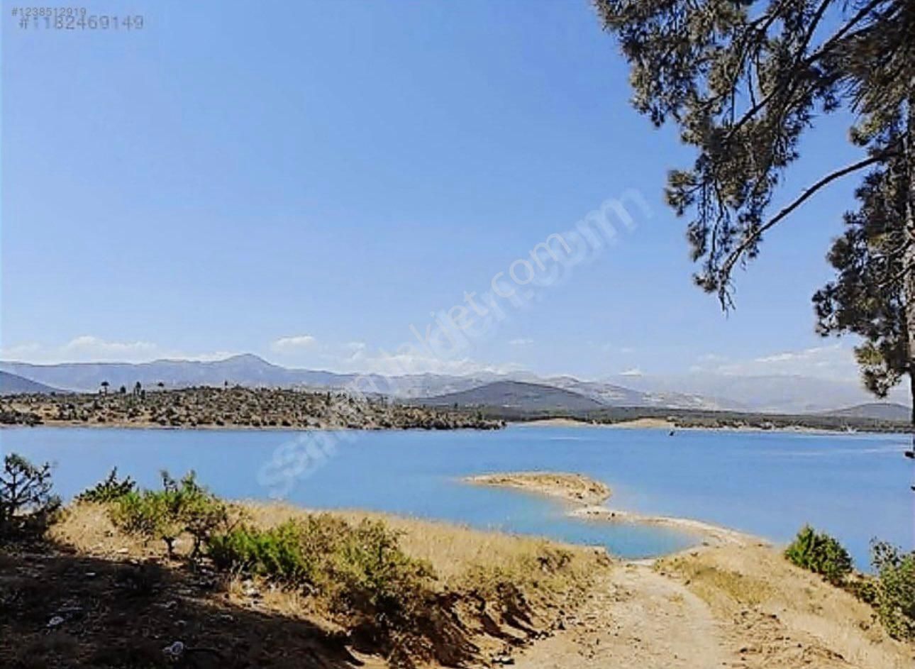 Panoramavi Den Yol Kenarı Uygun Arazi