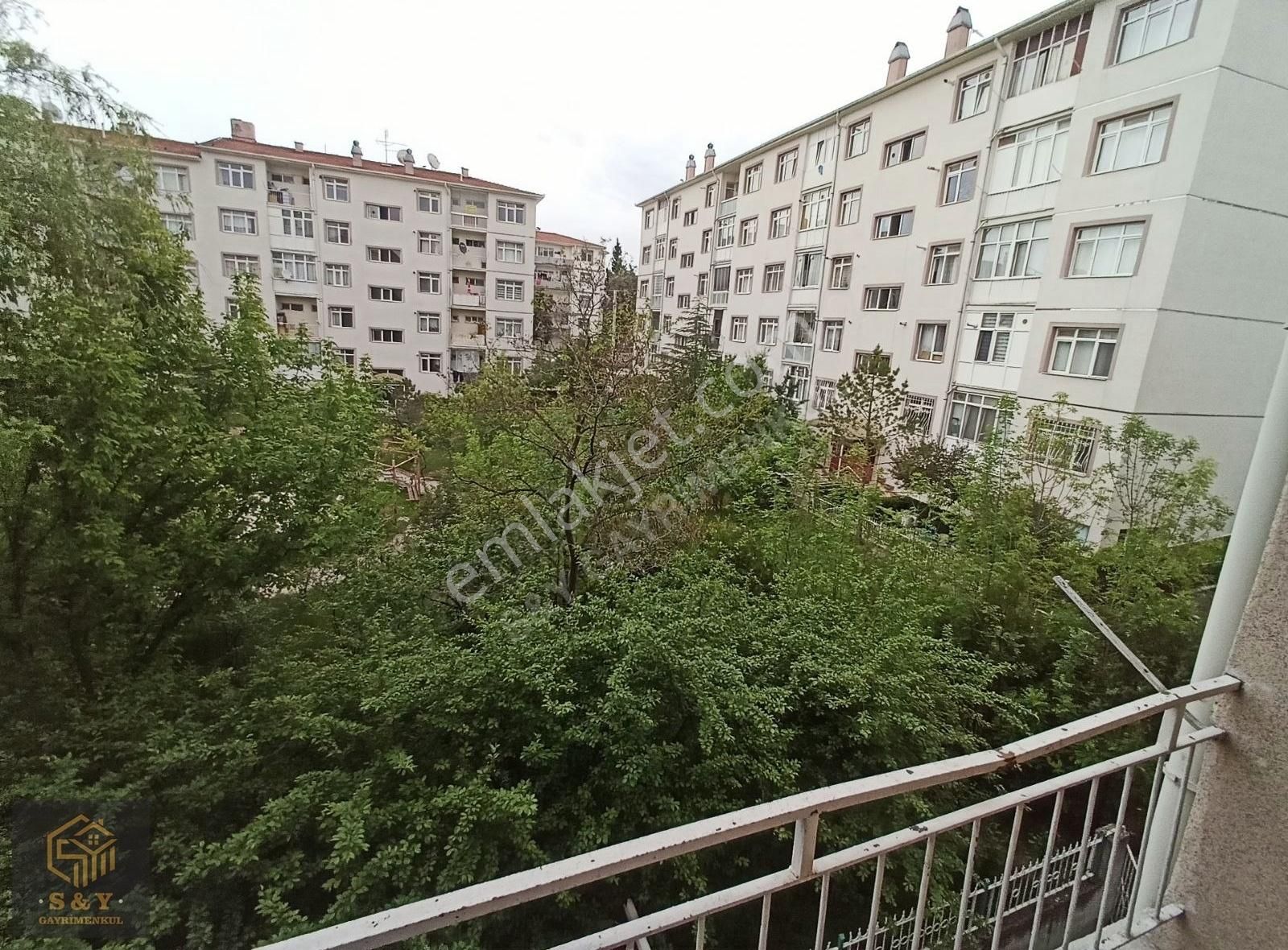 S&y'den Metro Yakını Ara Kat 3+1 135m2 Site İçi Çift Cephe Daire