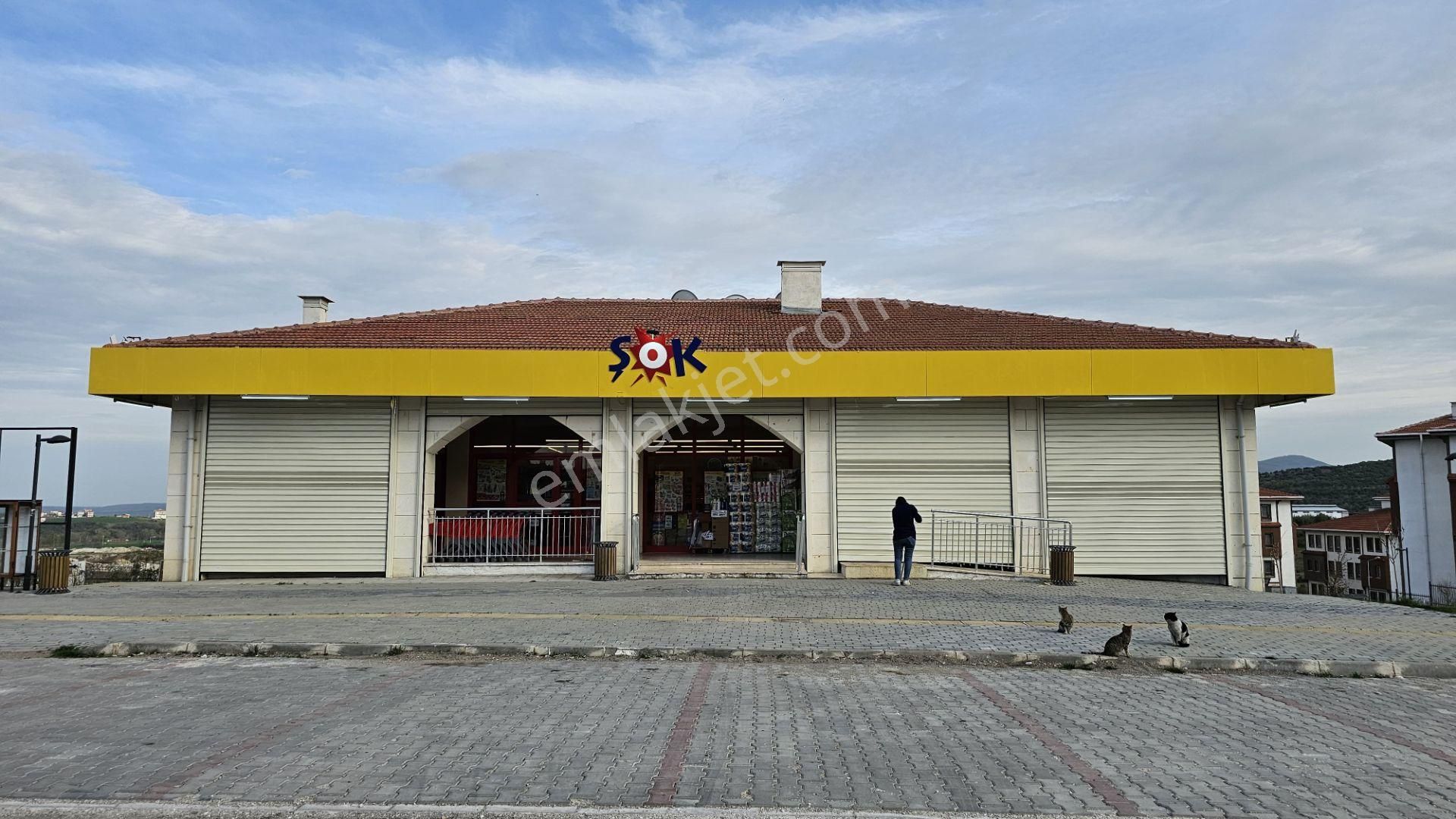 Re/max Mid'den Manyas'ta Yatırımlık Prestijli Satılık İş Yeri
