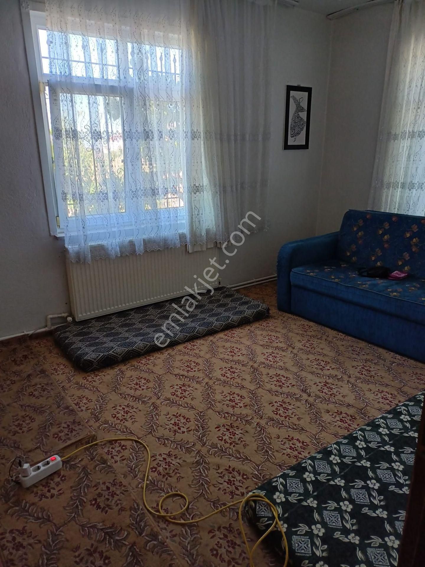 Zembilli Ali Efendi Mahallesinde Eşyalı Kiralık 1+1