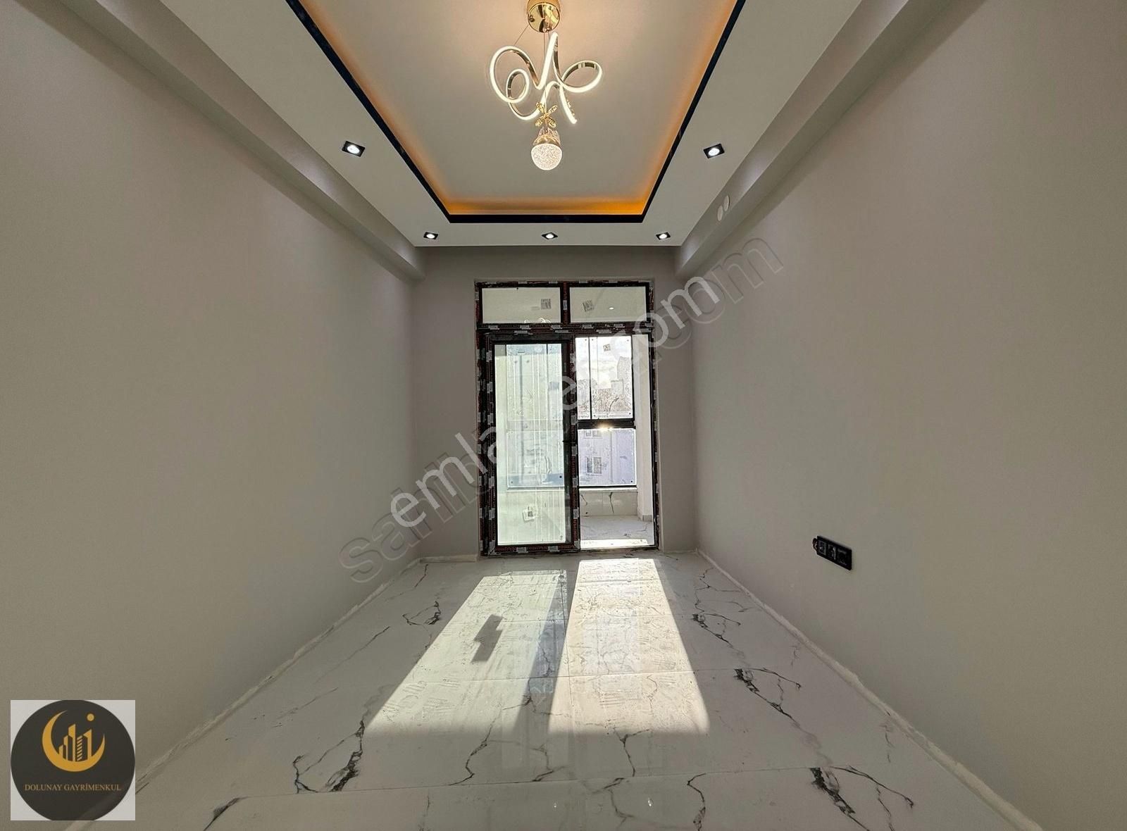Dolunay Gayrimenkul'den Çamlıca Mahallesinde 1+1 Satılık Daire