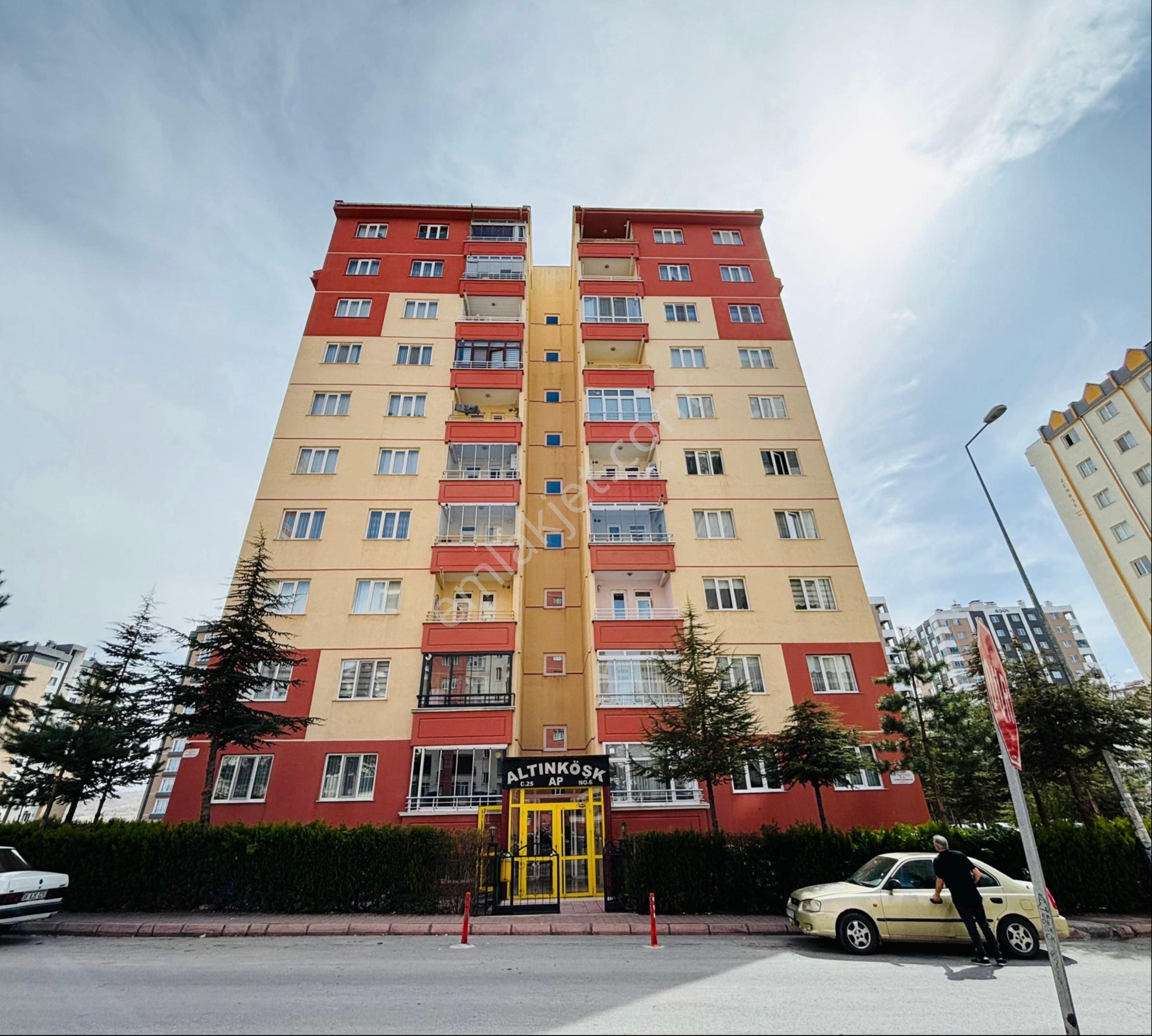 İldem C Ara Kat Yapılı Mükemmel Konumlu Satılık Daire