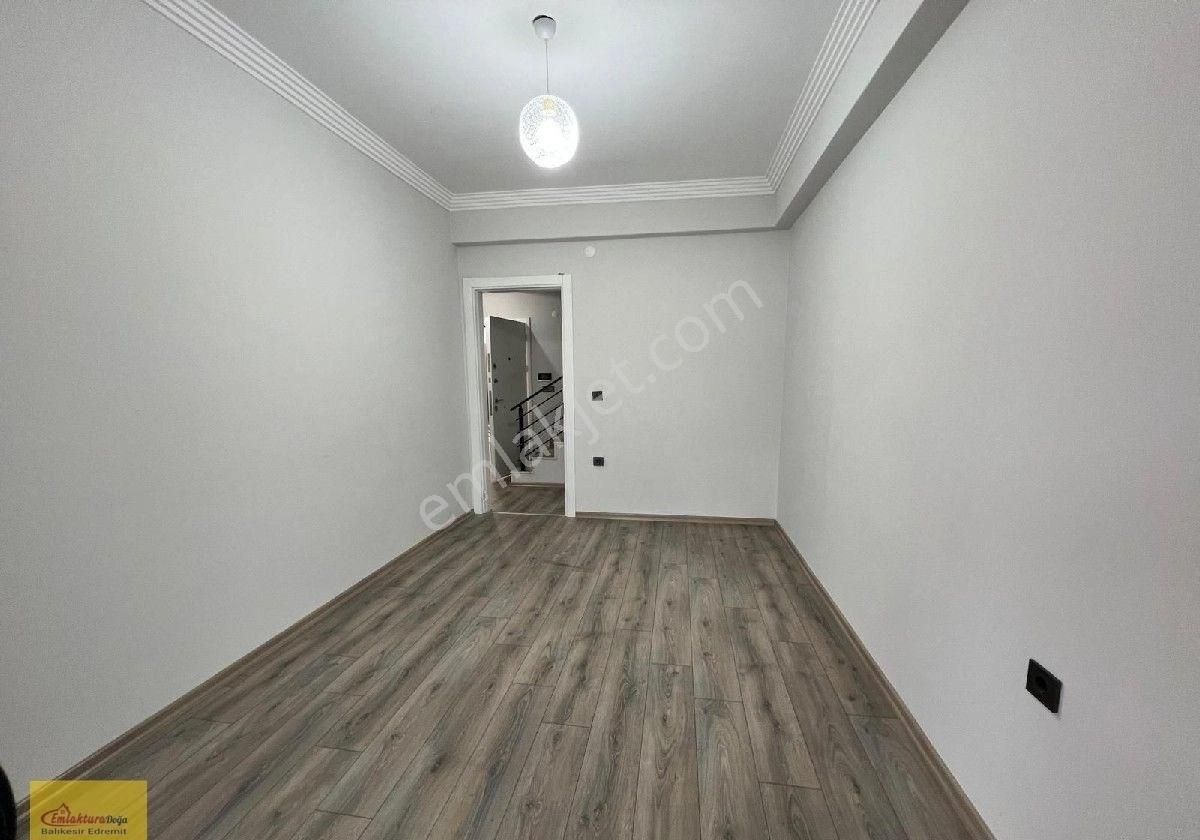 Edremit- Narlı Mevkinde 3+1 130m² Dublex Satışta !