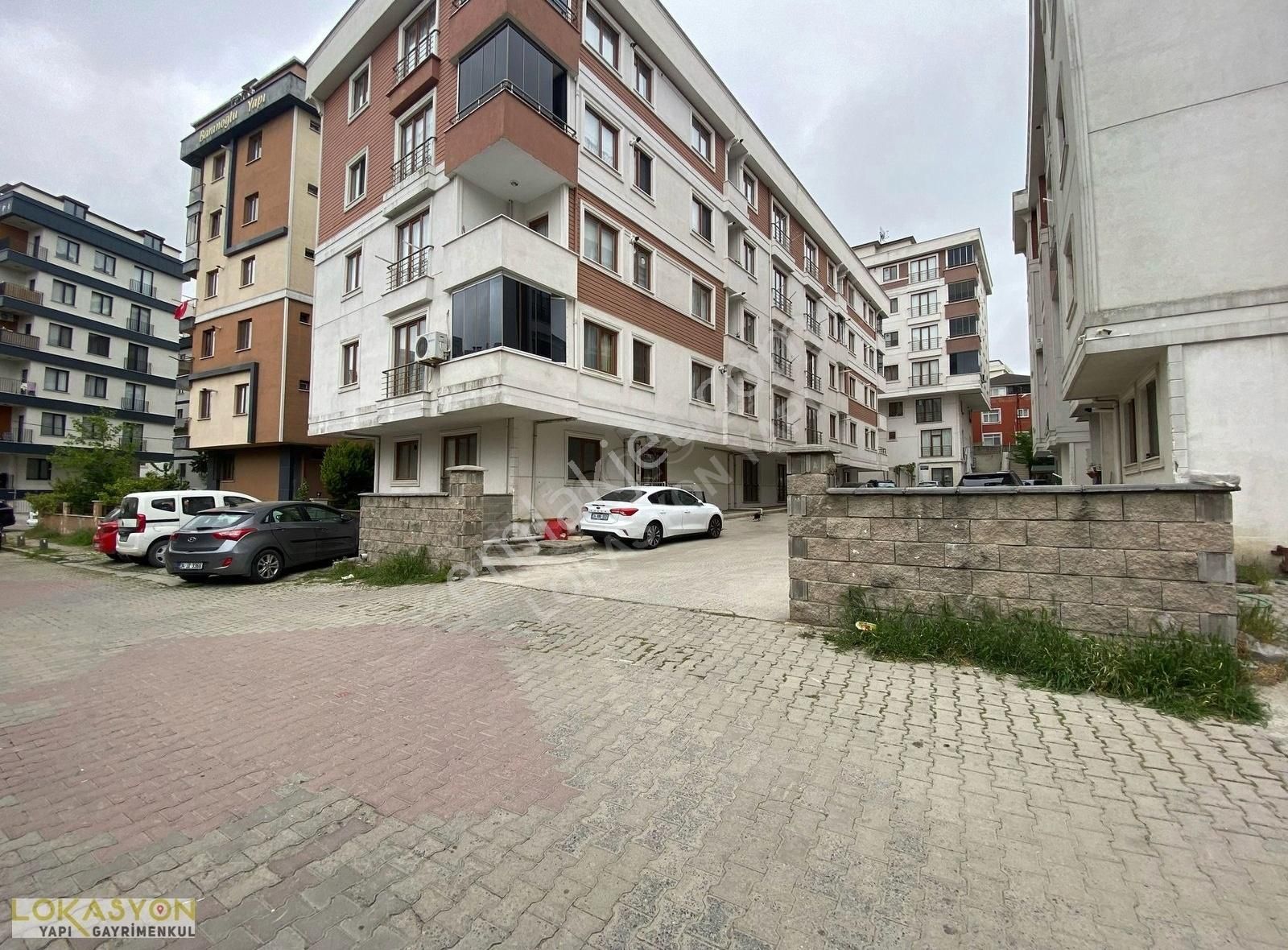 Çekmeköy Çatalmeşe Mah. Butik Site İçerisinde Satılık 2+1 Daire