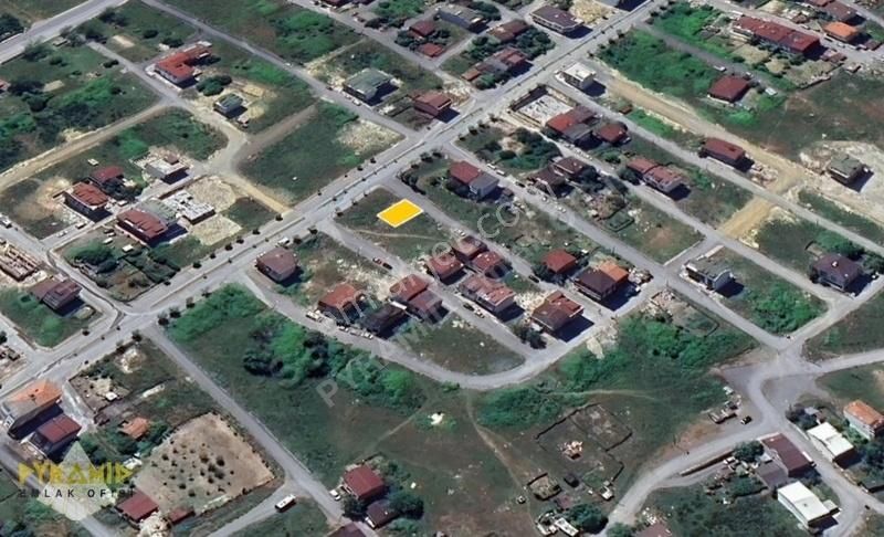 Pyramıd'den Arnavutköy Yavuzselim Caddeye 2.parsel İmarsı Arsa