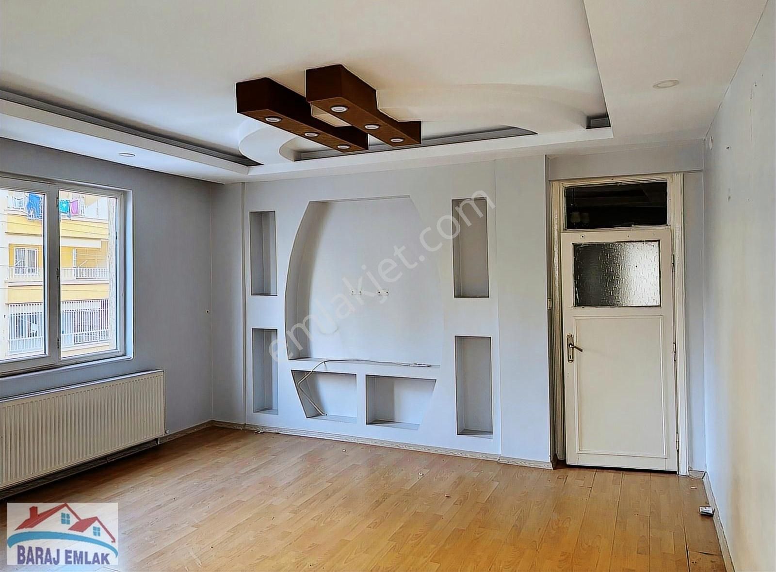 Baraj Emlak 24 Metre Yola 2. Parselde Acil Satılık Daire