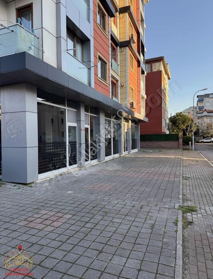 Kraliçe Gayrimenkul'den Satılık Depolu Dükkan