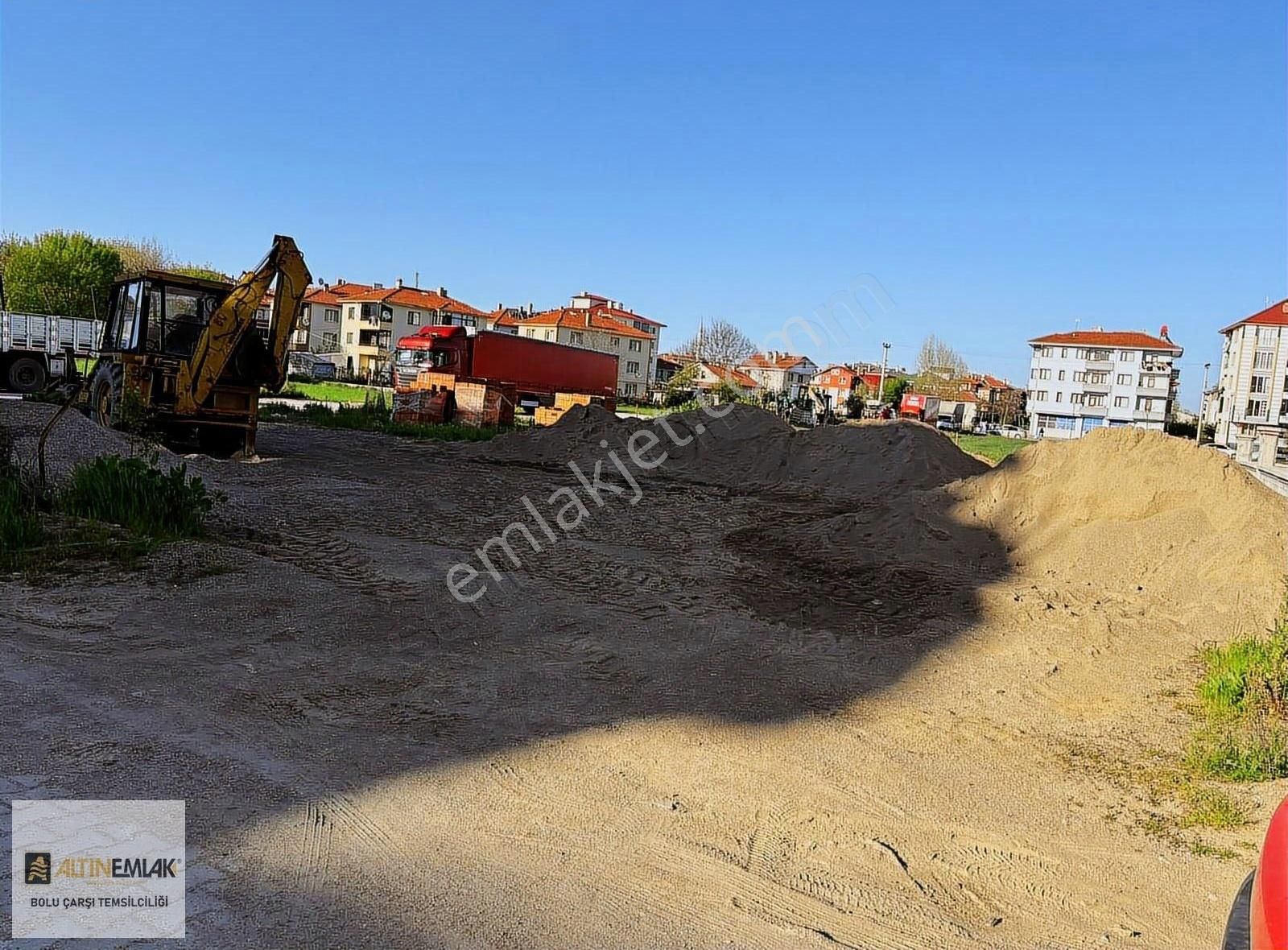 Altın Emlak Bolu Çarşı Temsilciliği.semerkant Mah. 531 M2 Arsa