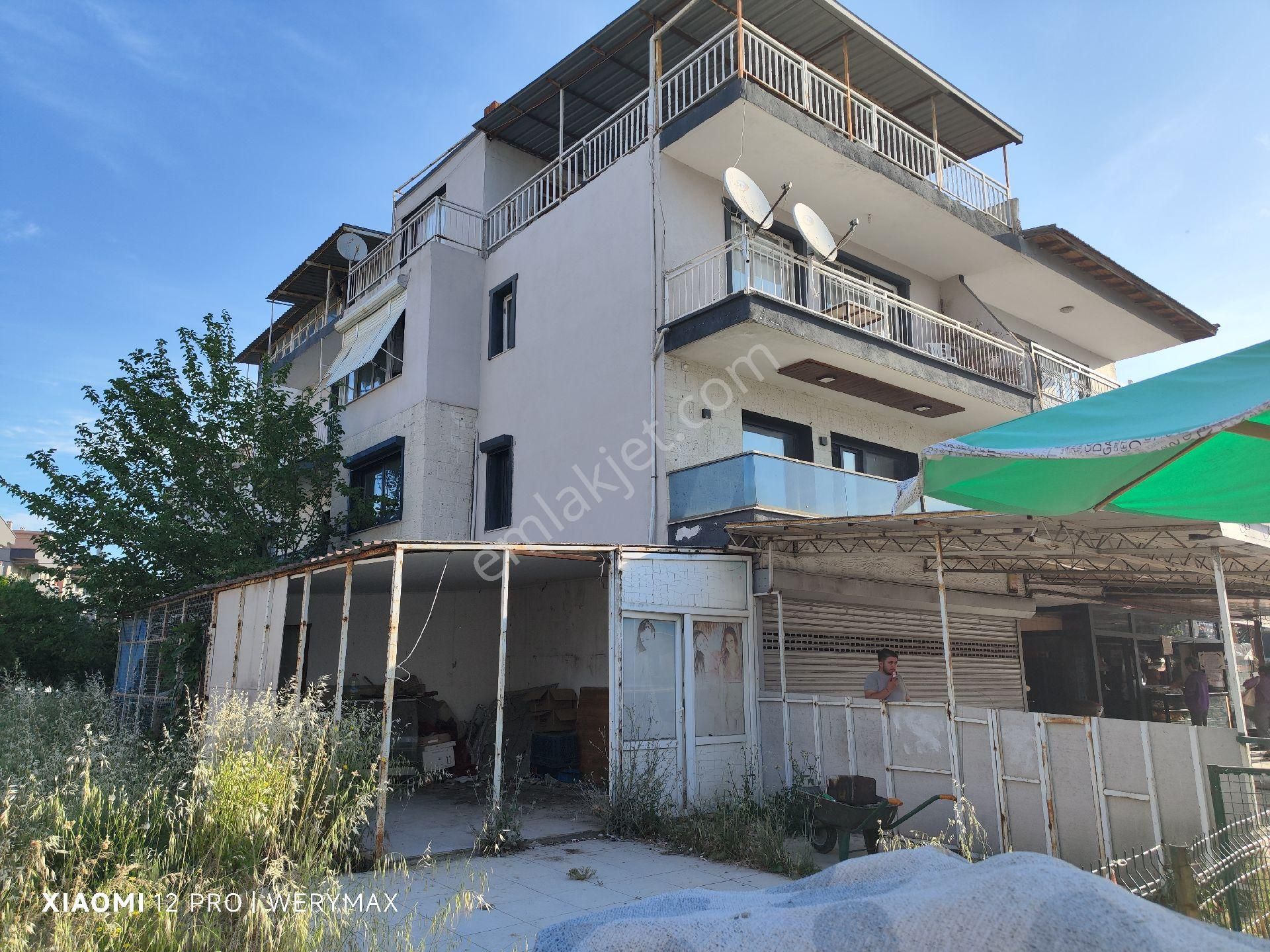 Seferihisar Camikebir Mh Satılık 3+1 Daire + 147 M2 Teras