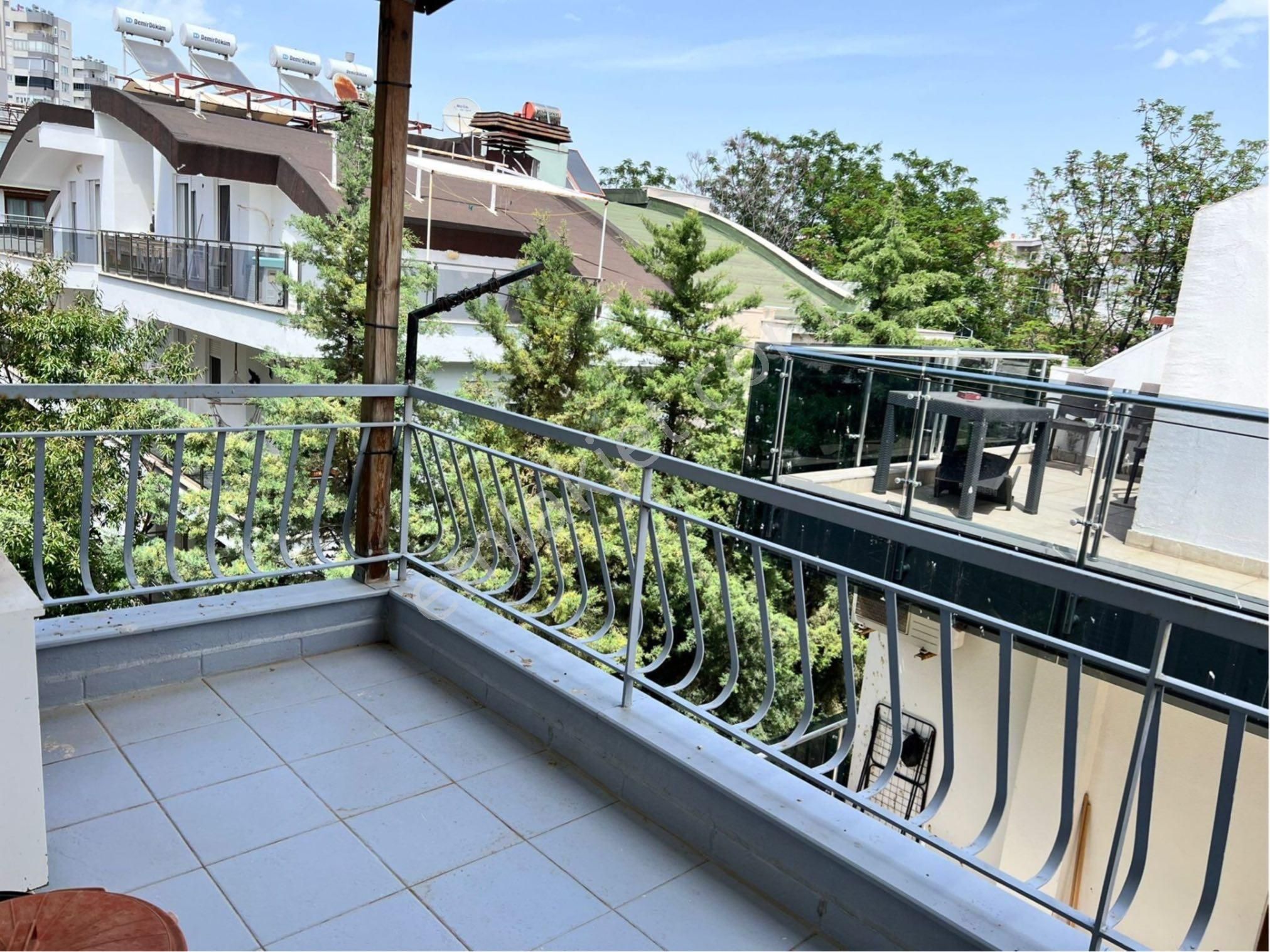 Fener Caddesinde Makul Fiyatlı Satılık Dubleks Daire