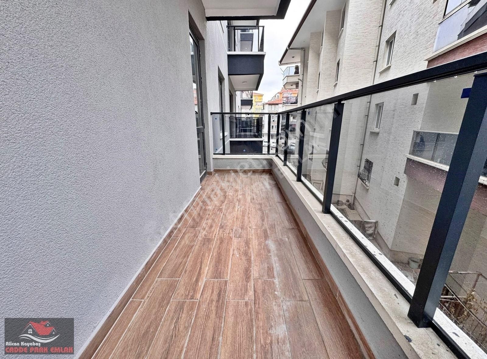 ▀ovakente_cephe_iskanlı_sıfır_ara_kat_ebeveyn_banyolu_115m²_2+1▀
