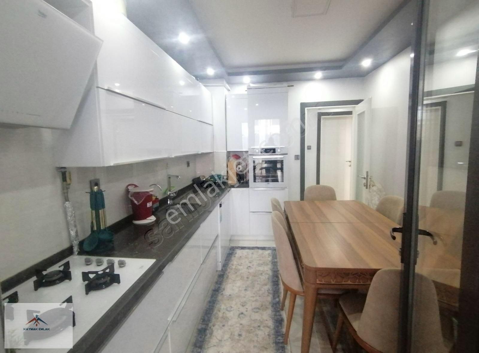 Uzpark Sitesinde Masrafsız Büyük 3+1 Satılık Daire