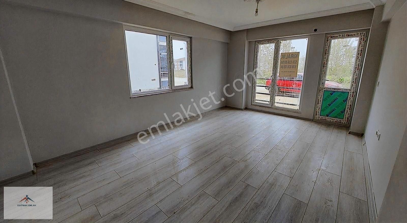 Kapalı Pazar Yeri Ve Tokiye Yakın Memura Kiralık Daire