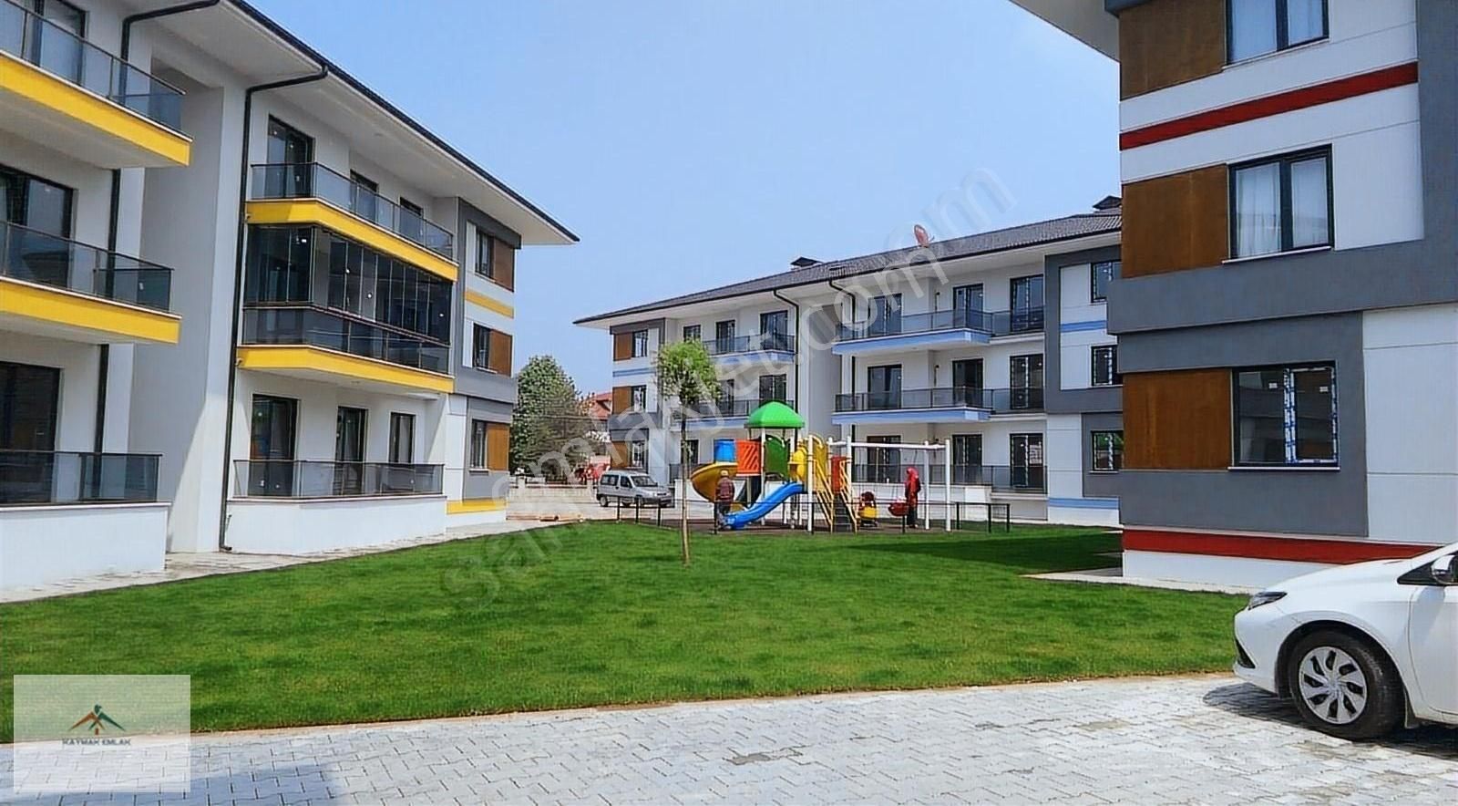 Çarşı Merkezde Pektemet Sitesinde Memura Kiralık Daire