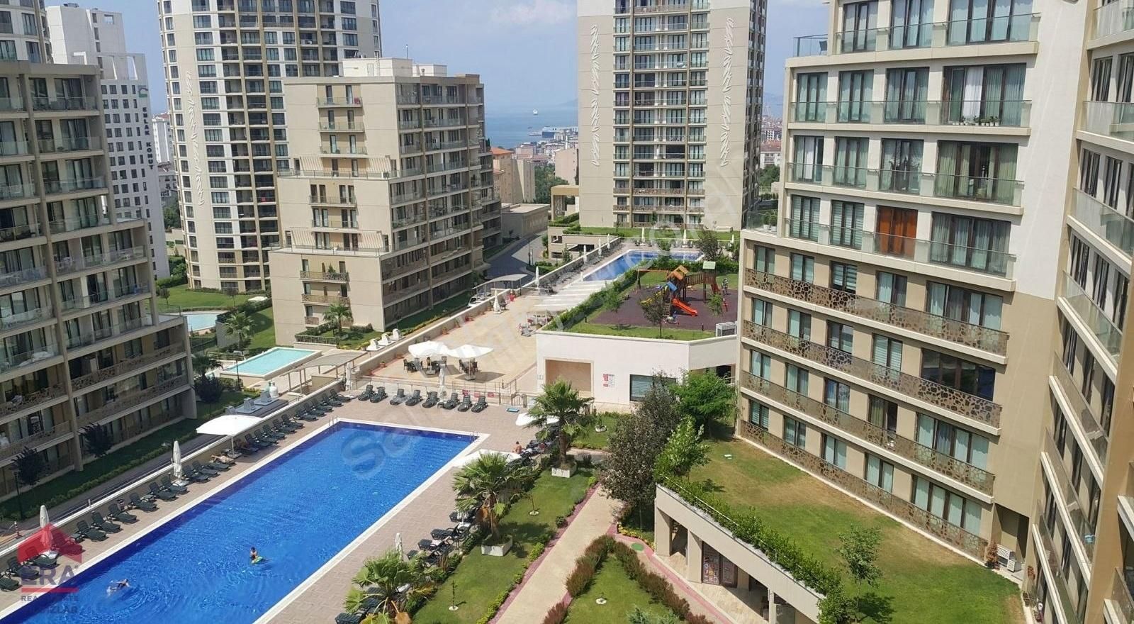 Yıldızlar Evora İstanbul E Parsel Deniz Ve Havuz Manzaralı 1+1