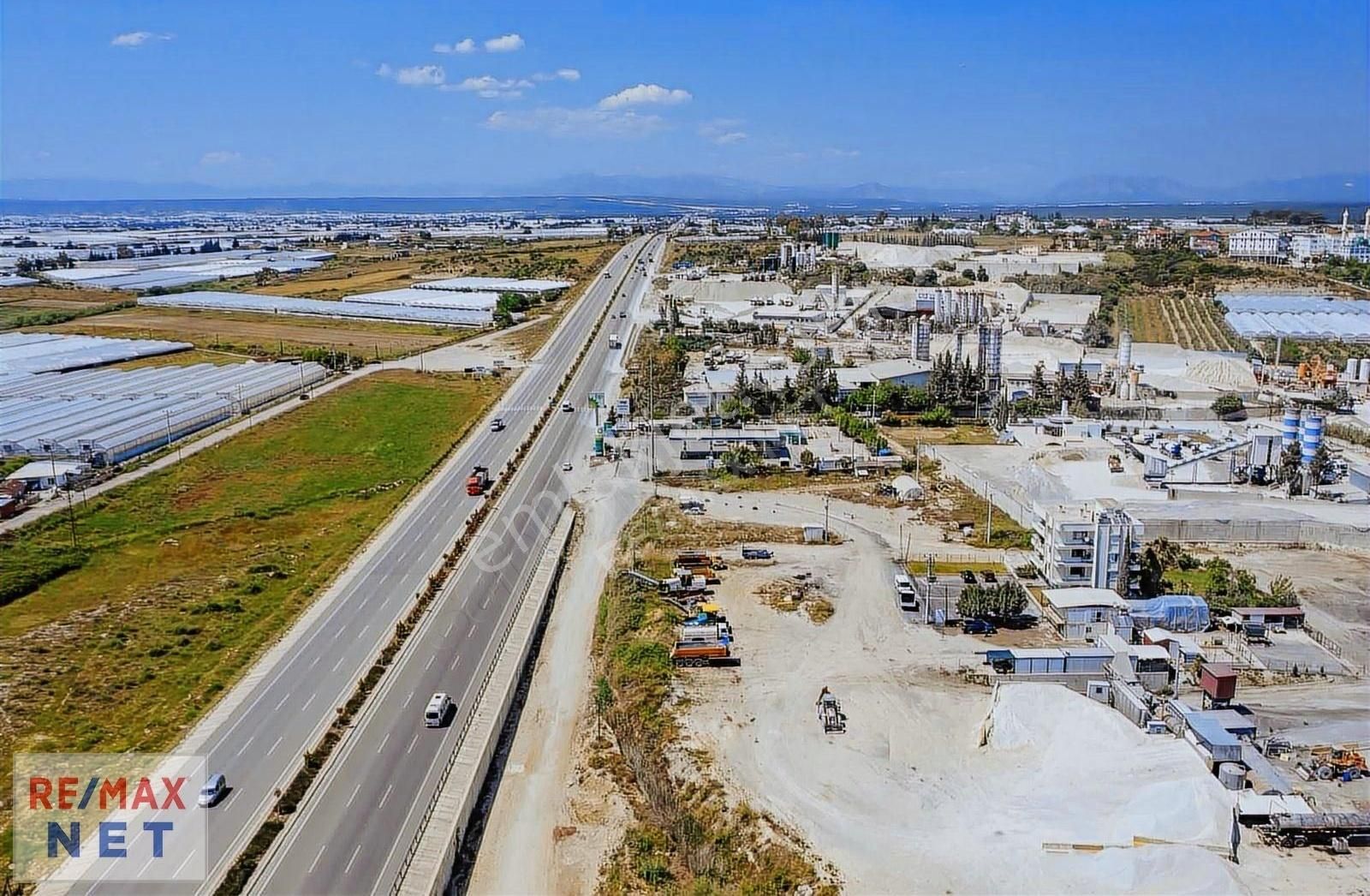 Antalya-ısparta Yoluna Yakın Konumlu Ticari Köşe Parsel