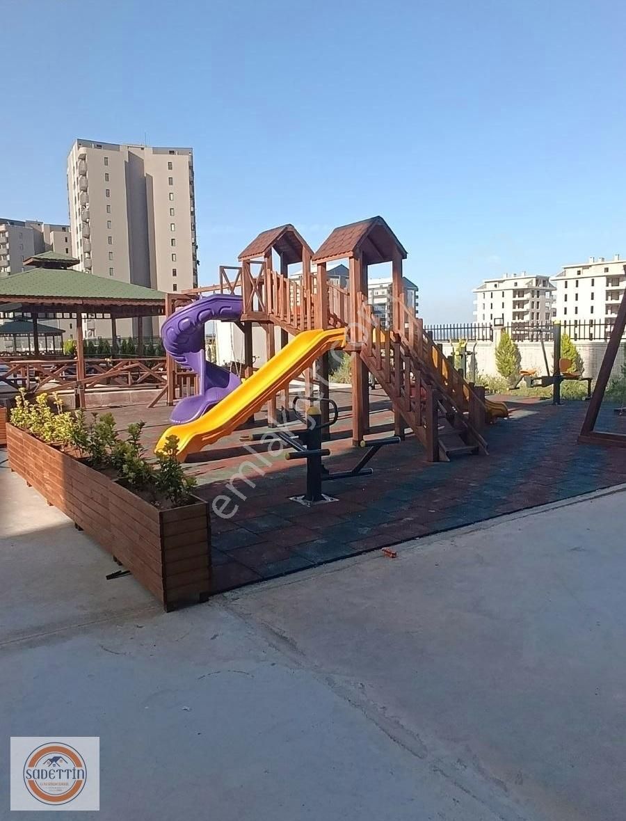 Kabasakalda Göl Gören Lüks Site İçi Daireler 3+1 Ve 4+1 Hauzlu