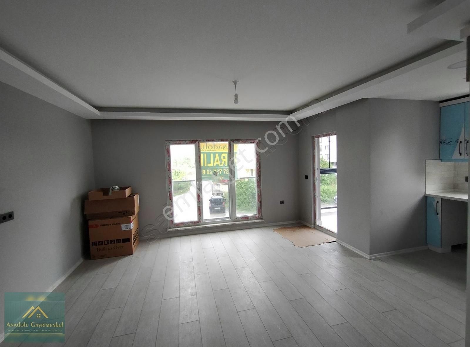 Anadolu Gayrimenkul'den Karşıyaka'da Kiralık 2+1 Daire