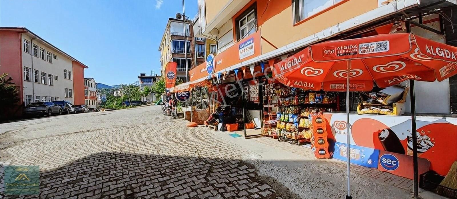 Anadolu Gm'den Perşembe' De Fırsat Devren Kiralık 100 M² Market