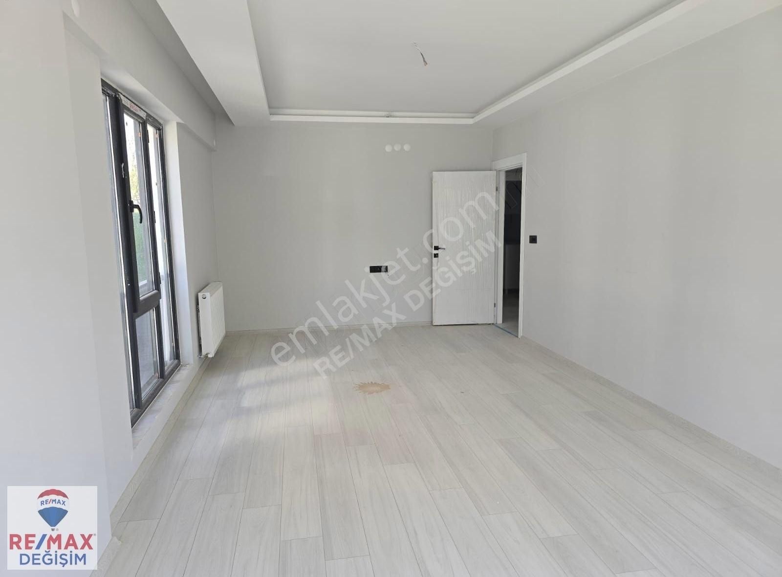 Remax Değişimden Cumhuriyet'te Satılık Lux Yapılı 2+1 Ofis