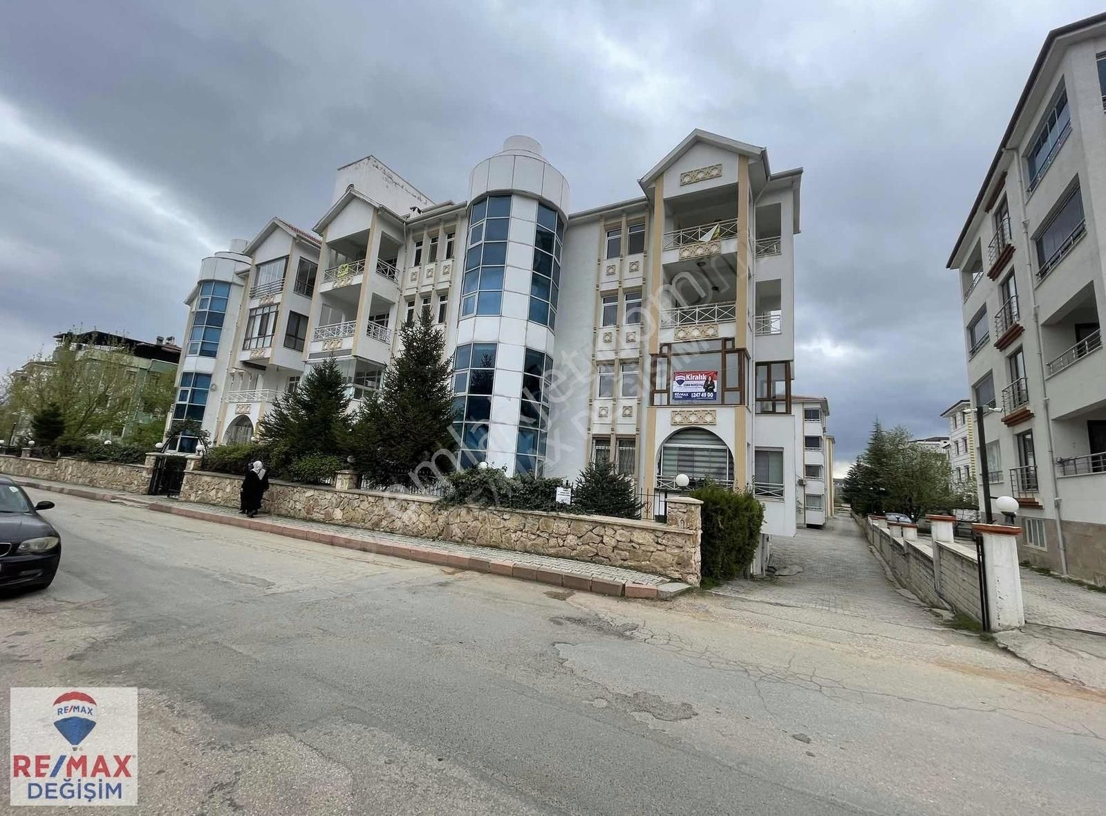 Remax Değişimden Ataşehir Mahallesinde Kiralık Daire