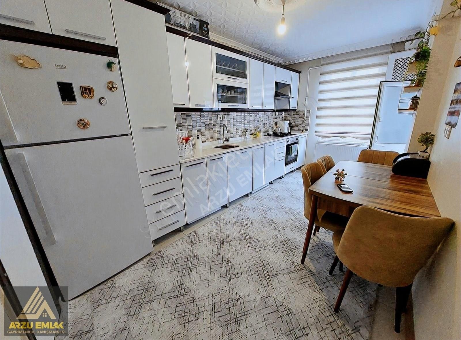 Arzu Emlaktan Masrafsız 2+1 100 M² Satılık Daire