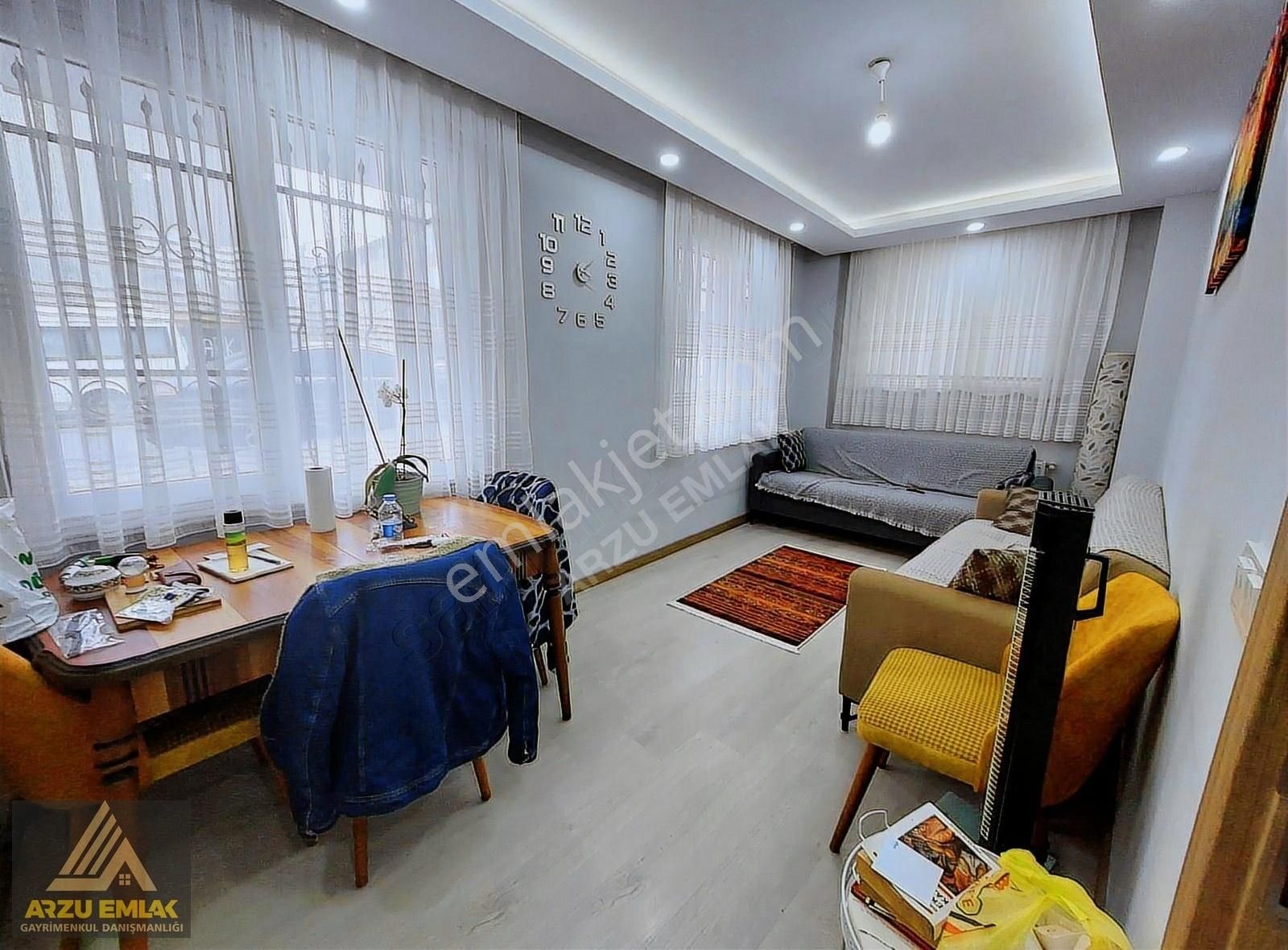 Arzu Emlak'tan Düz Giriş Ayarında Satılık 1+1 Bahçe Kat Daire