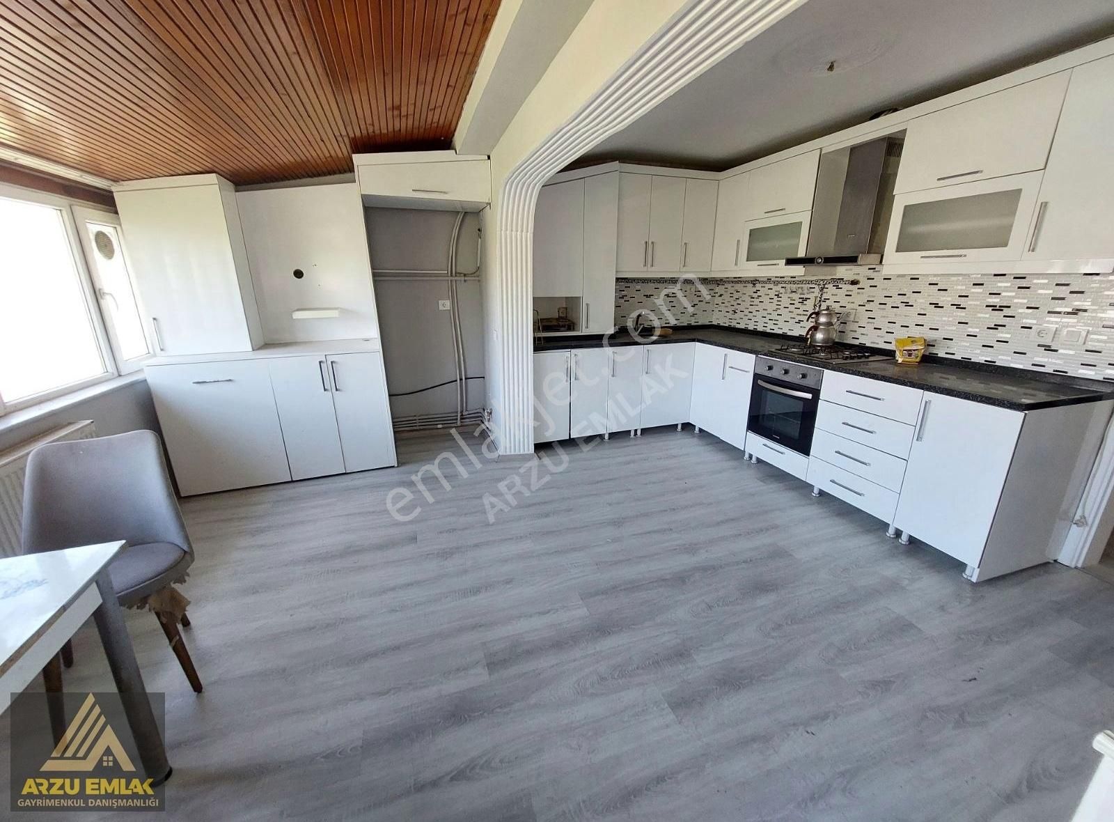 Arzu Emlak'tan 75.yıl Mah. Asansörlü 3+2 Kiralık Dubleks Daire