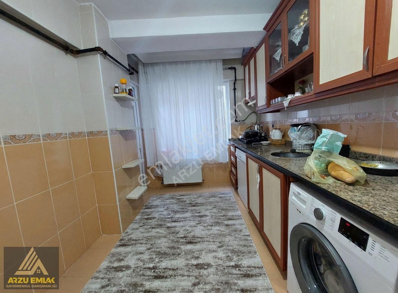 Arzu Emlak'tan Zübeyde Hanım Mah 90m² Masrafsız Ara Kat Daire