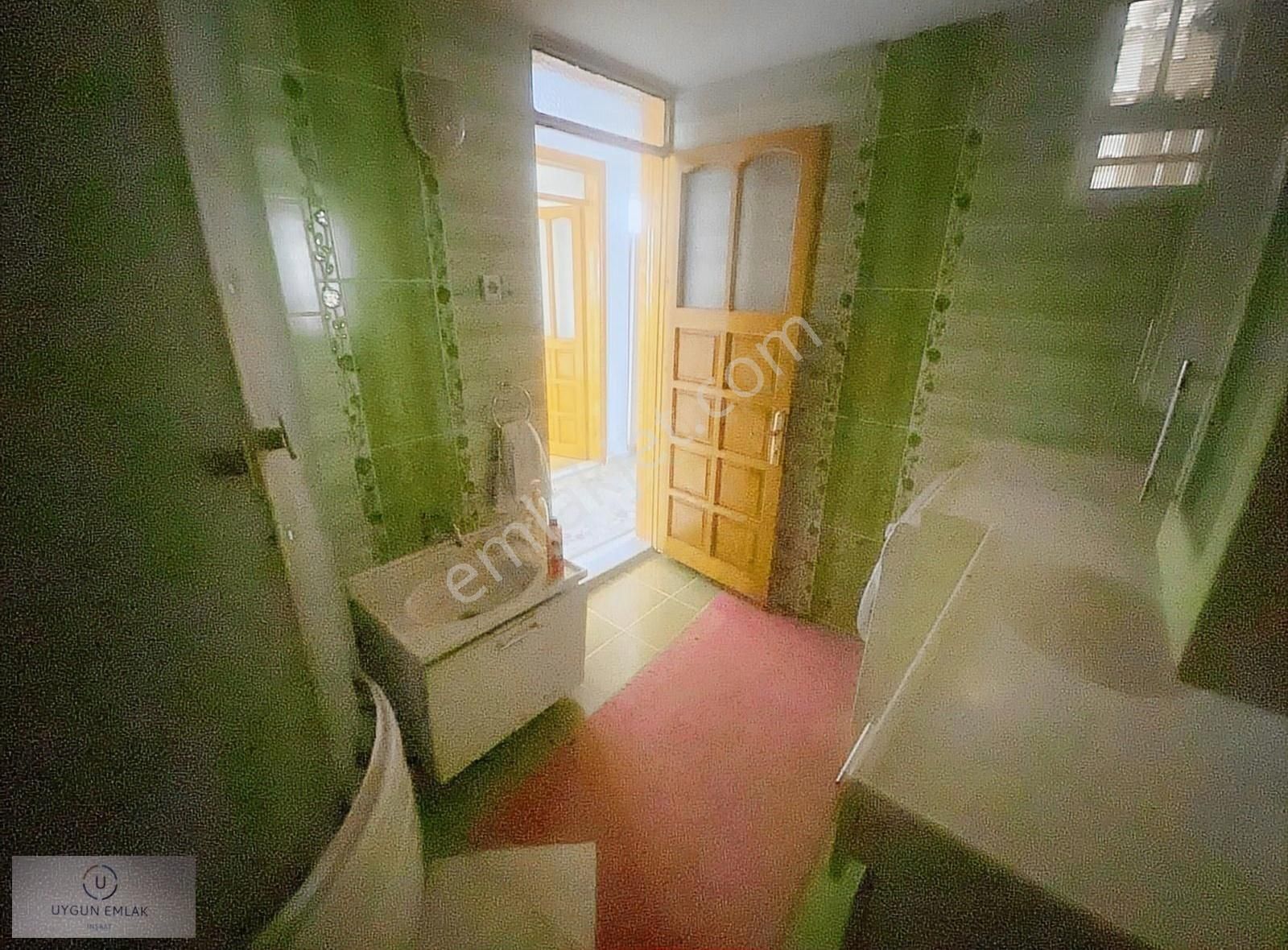 Kiralık Daire 3+1 Eşyalı Doğalgazlı Çift Balkonlu Ara Kat
