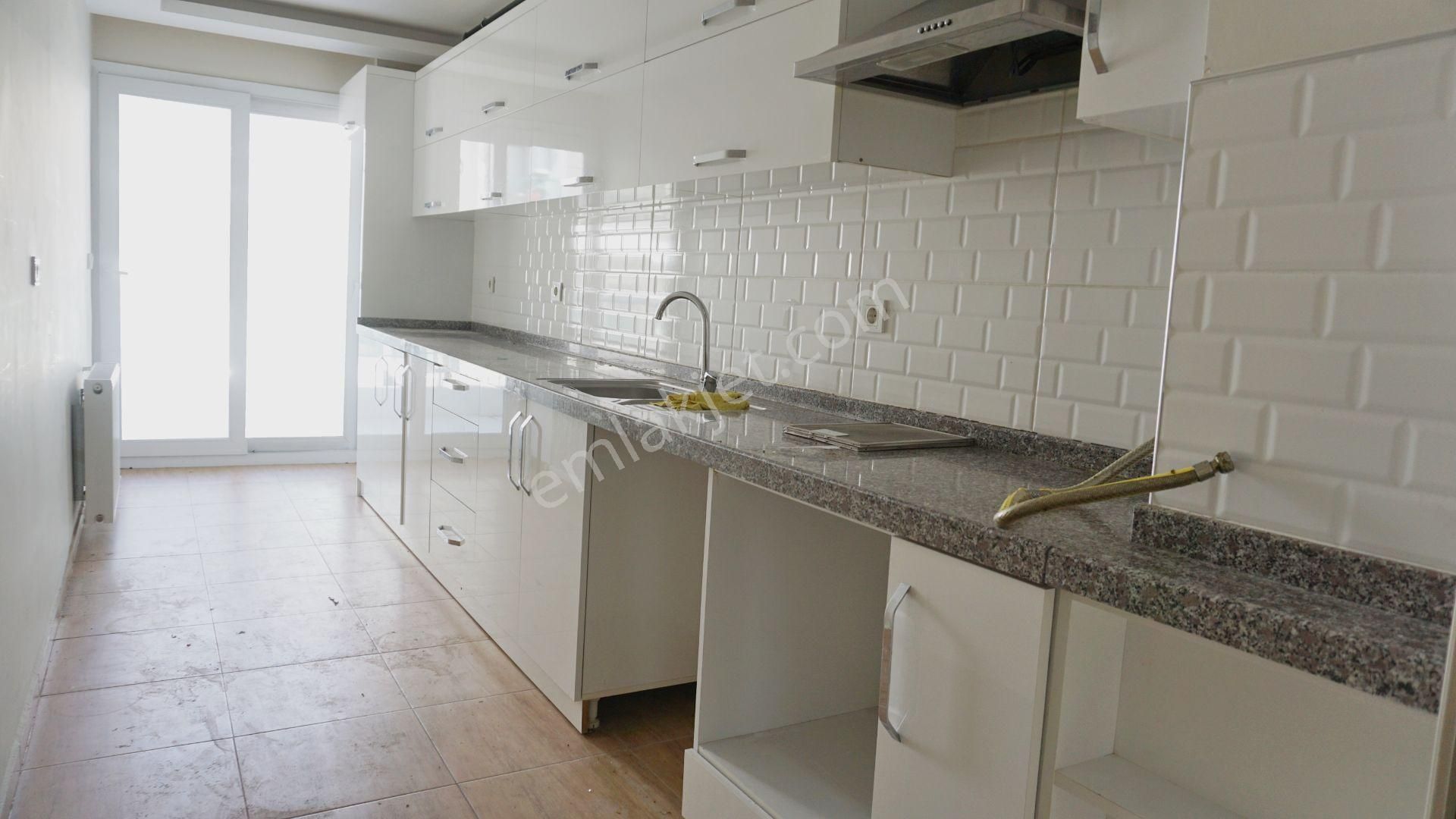 Maltepede Satılık3+1 Doğalgaz Kombili+asansörlü Çiğli Serkan Dan