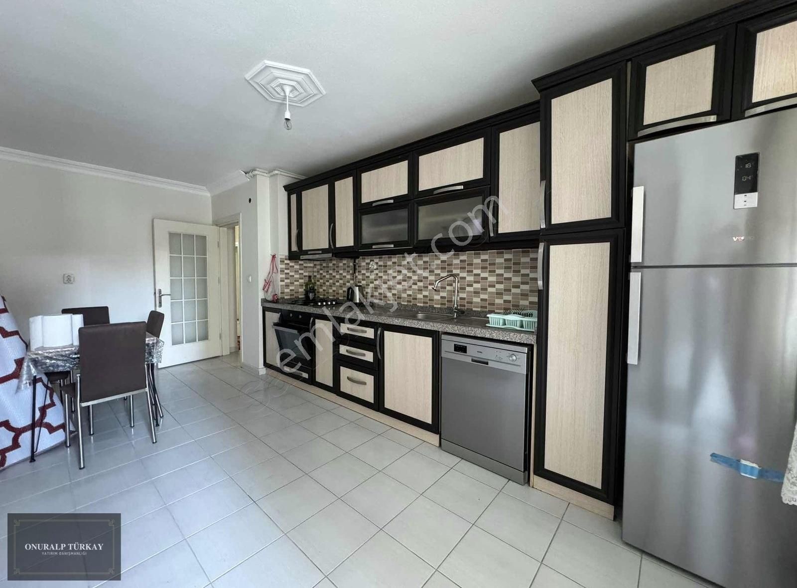 3+1 / 175m2 / Kat Mülkiyetli / Ara Kat / Fırsat Daire !