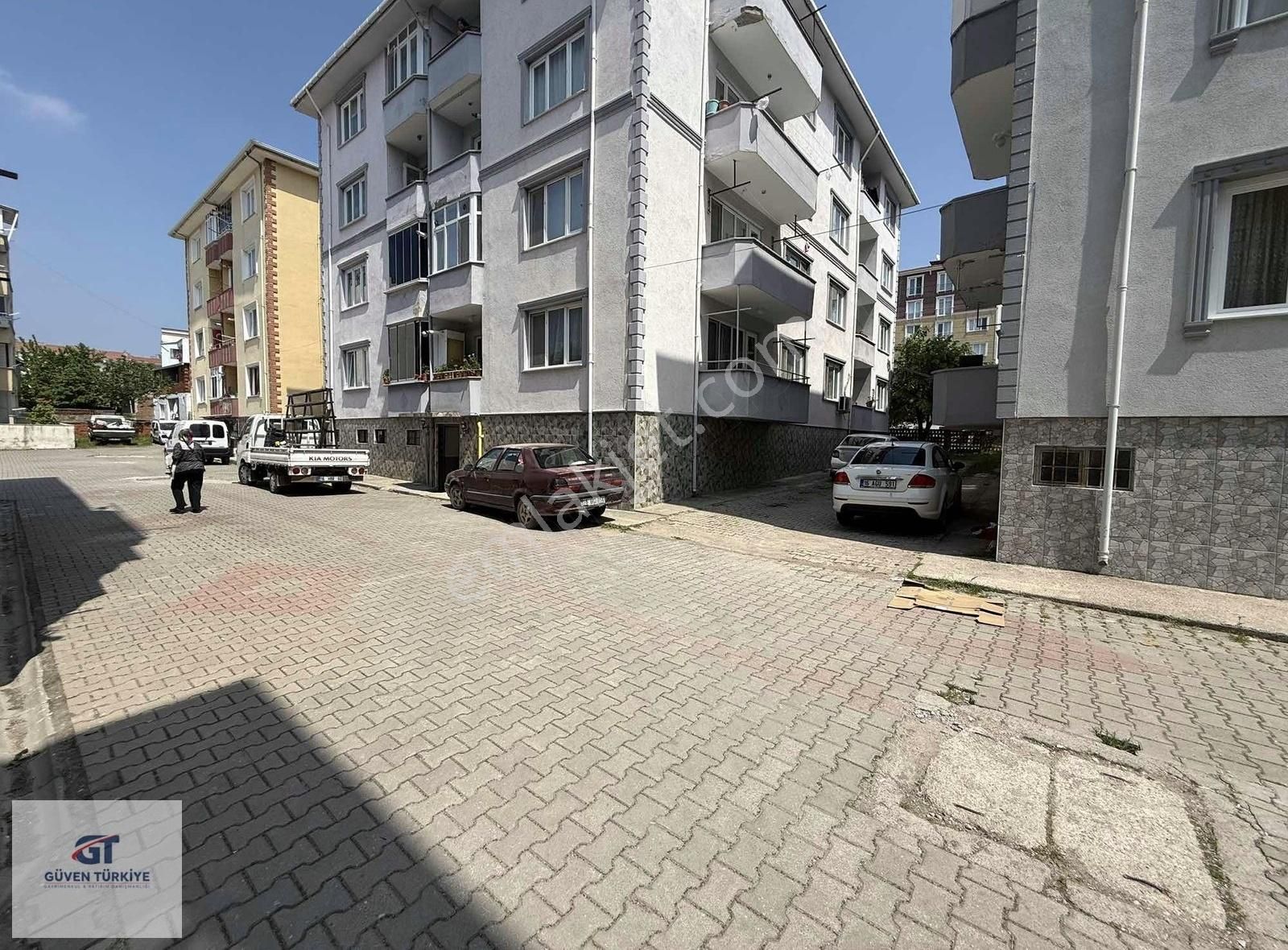 Merkezi Konumda 2+1 Satılık Köşe Daire