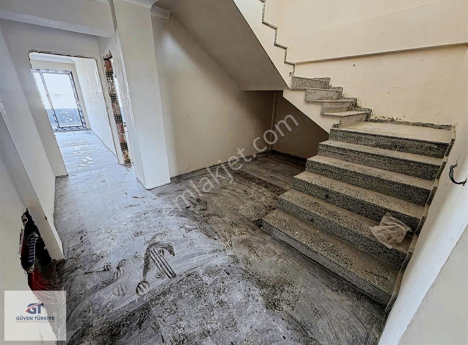 Adliye Civarı Ultra Lüks 5+1 Dubleks 330 M2 Net
